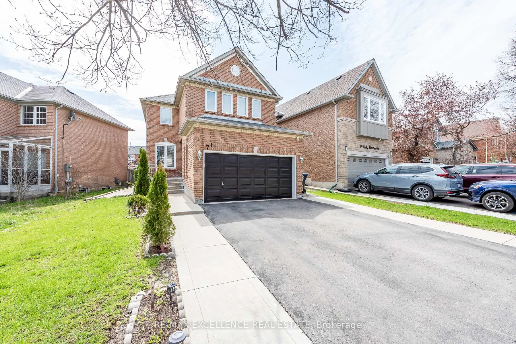 Photo 2 of 71 Rocky Mountain Crescent, Brampton, Sandringham-Wellington — HOMEH