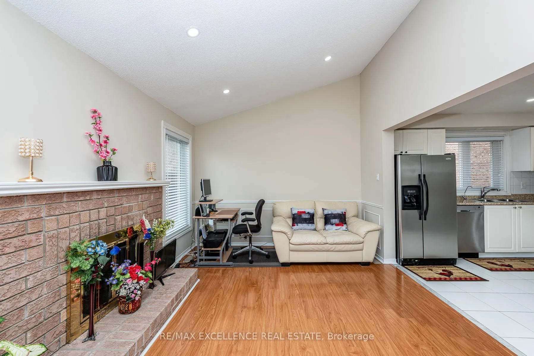 Photo 12 of 71 Rocky Mountain Crescent, Brampton, Sandringham-Wellington — HOMEH