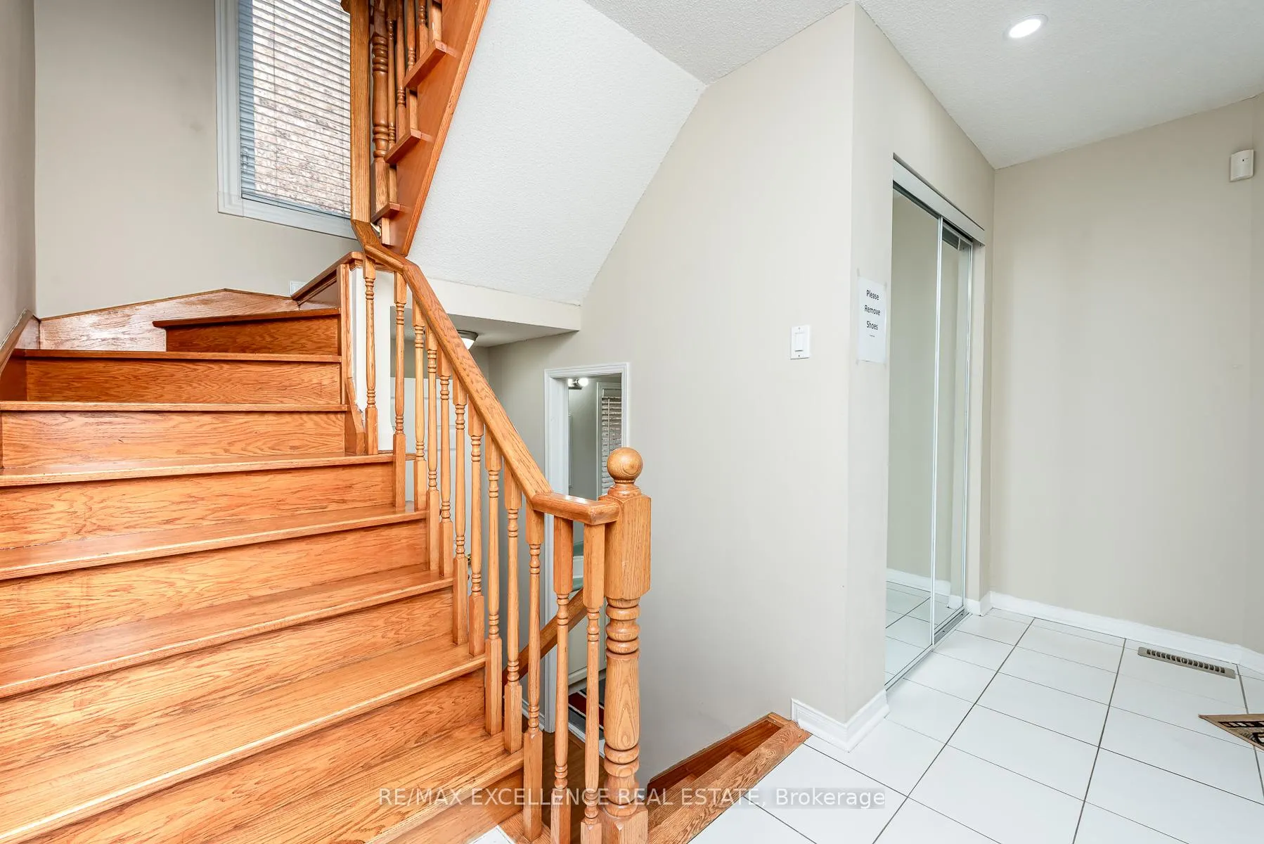 Photo 18 of 71 Rocky Mountain Crescent, Brampton, Sandringham-Wellington — HOMEH