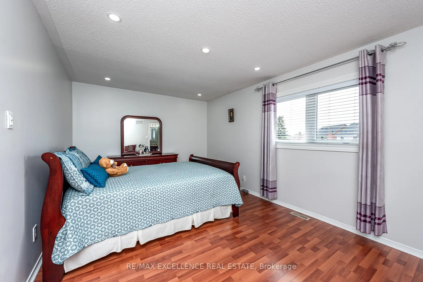 Photo 21 of 71 Rocky Mountain Crescent, Brampton, Sandringham-Wellington — HOMEH