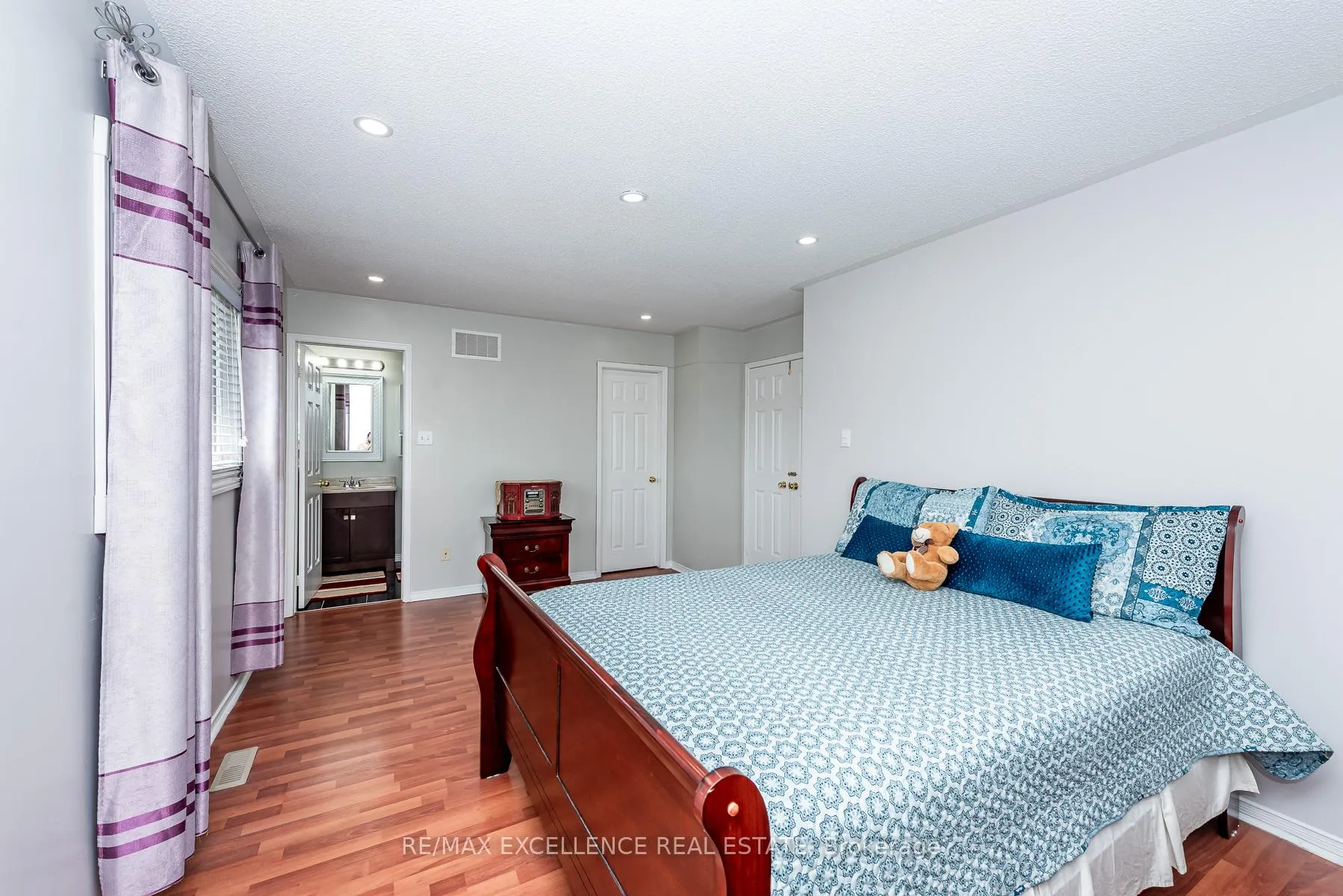Photo 23 of 71 Rocky Mountain Crescent, Brampton, Sandringham-Wellington — HOMEH