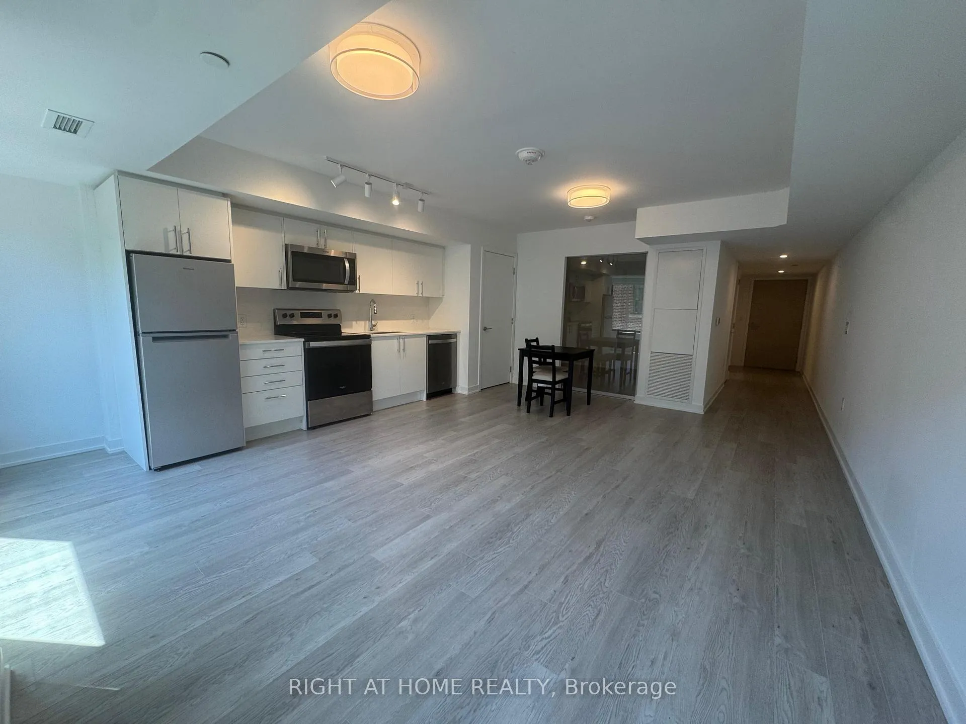 Photo 7 of Unit 322, 3 Strathgowan Avenue, Toronto, Lawrence Park South — HOMEH