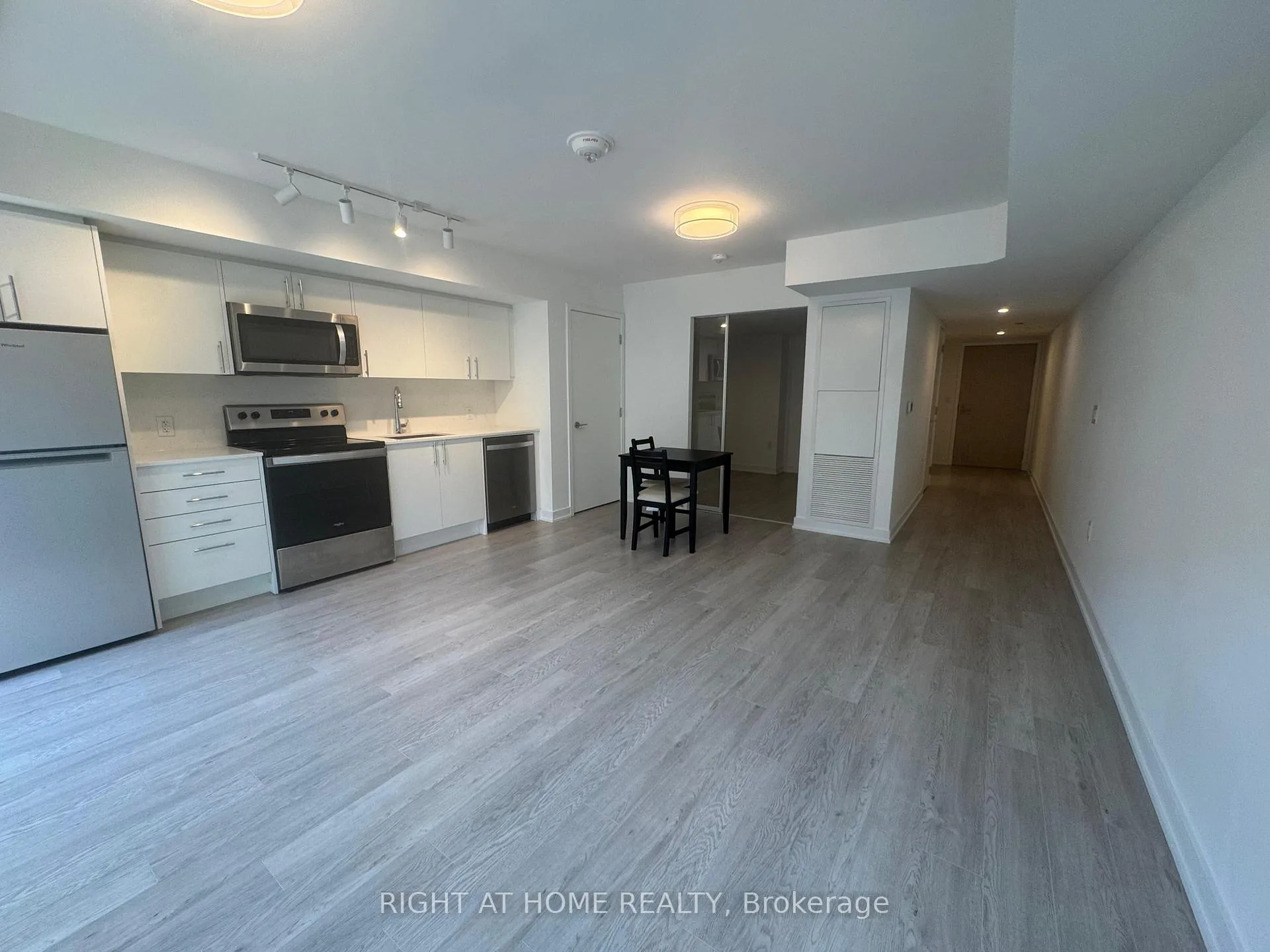 Photo 9 of Unit 322, 3 Strathgowan Avenue, Toronto, Lawrence Park South — HOMEH