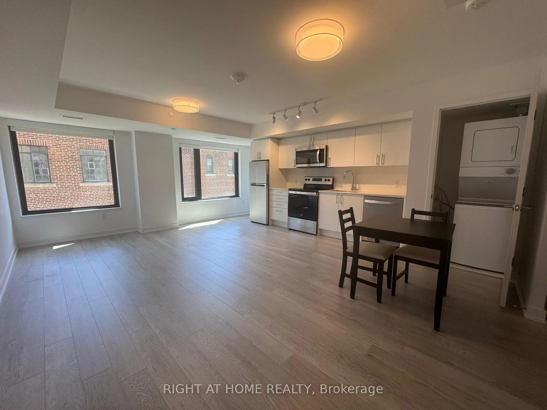 Photo 10 of Unit 322, 3 Strathgowan Avenue, Toronto, Lawrence Park South — HOMEH