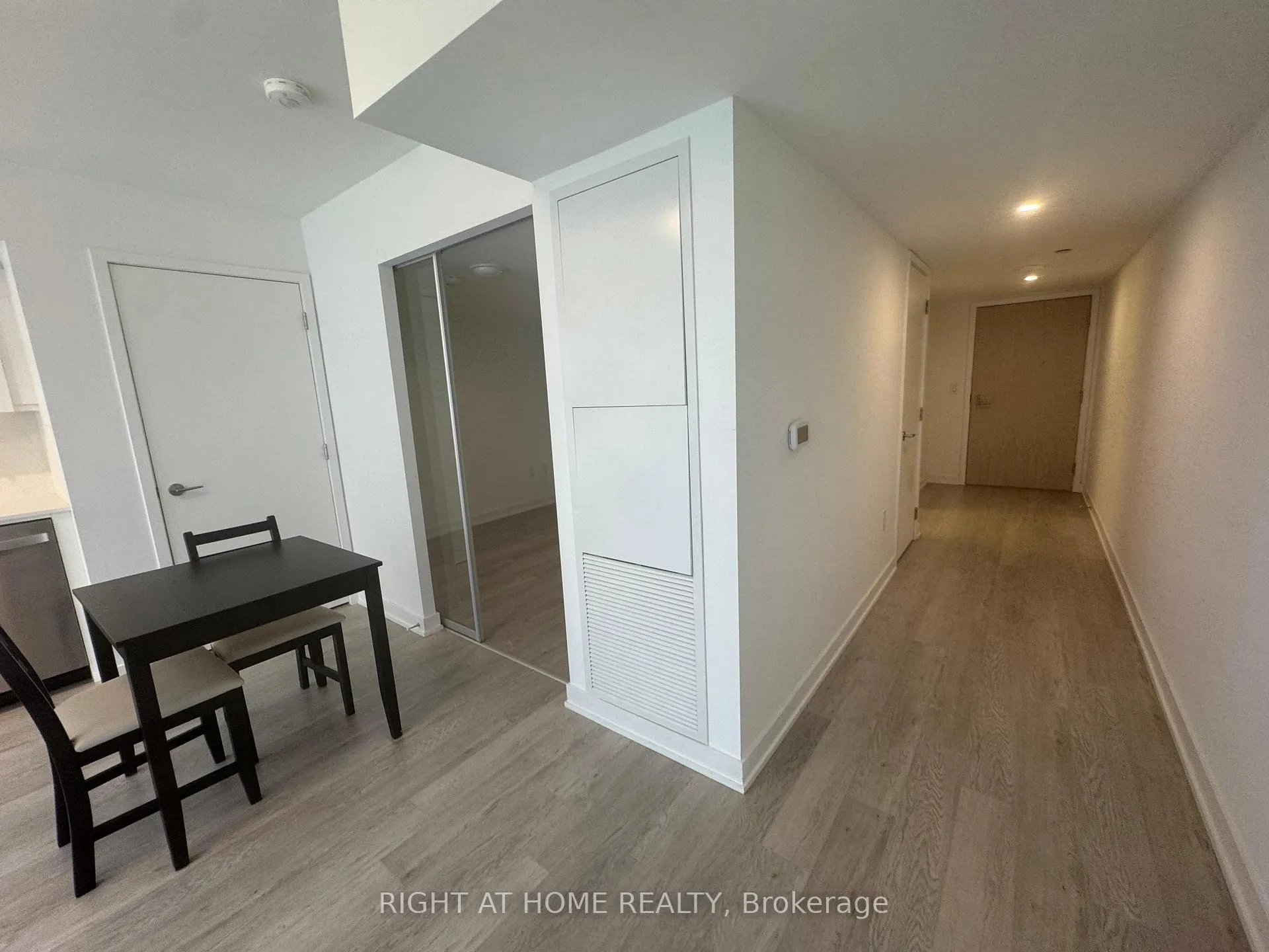 Photo 11 of Unit 322, 3 Strathgowan Avenue, Toronto, Lawrence Park South — HOMEH