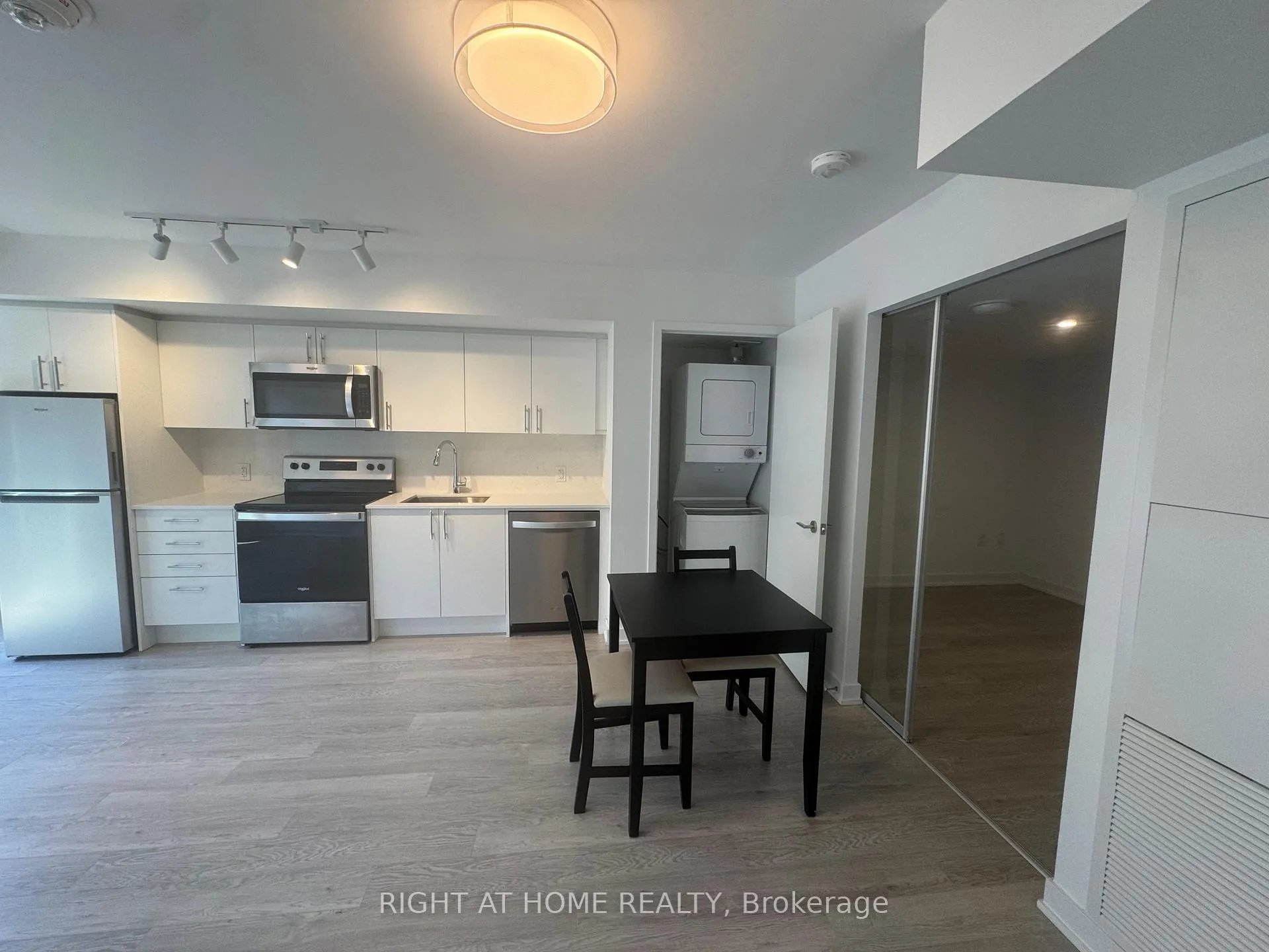 Photo 13 of Unit 322, 3 Strathgowan Avenue, Toronto, Lawrence Park South — HOMEH