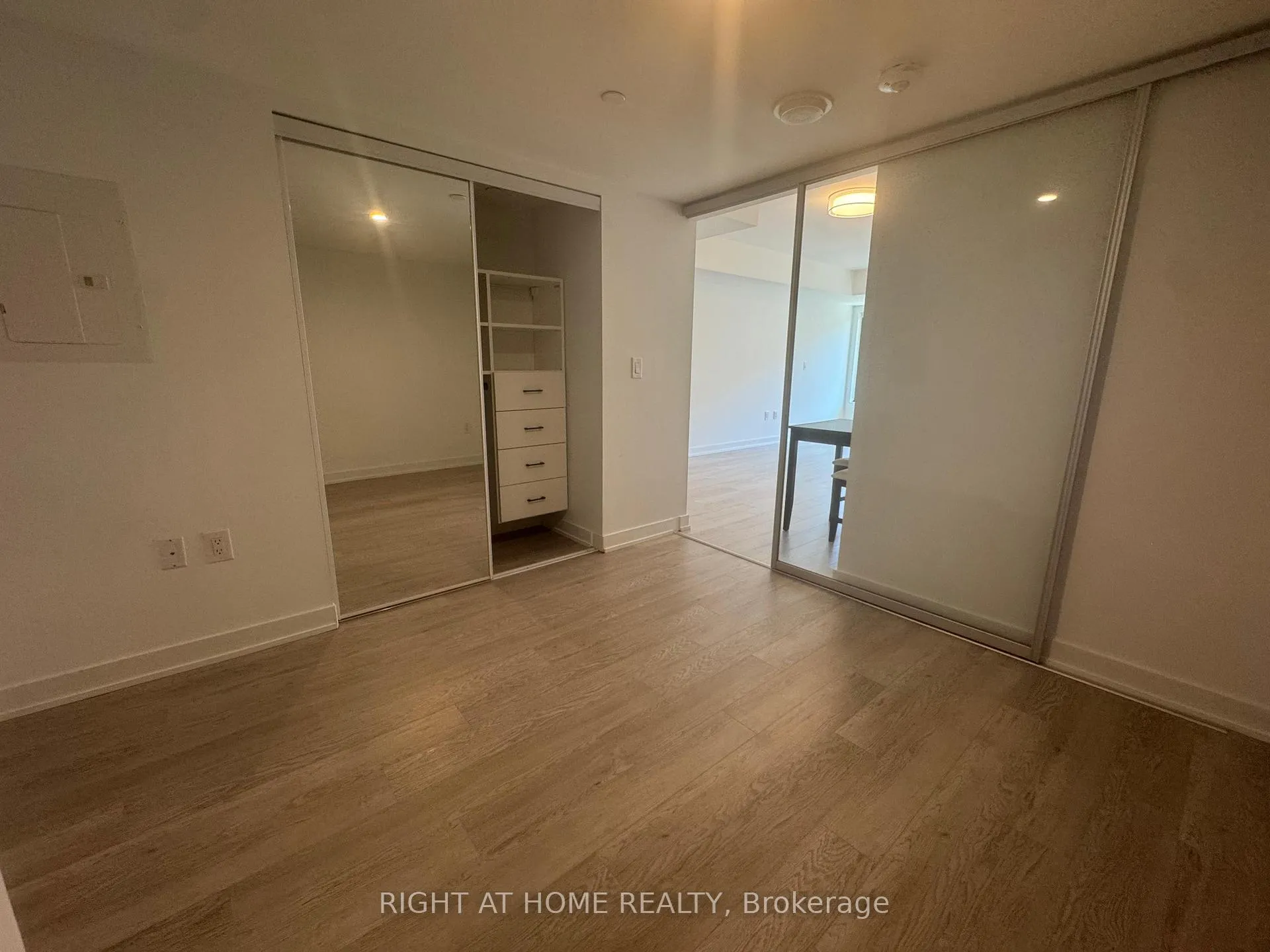 Photo 15 of Unit 322, 3 Strathgowan Avenue, Toronto, Lawrence Park South — HOMEH