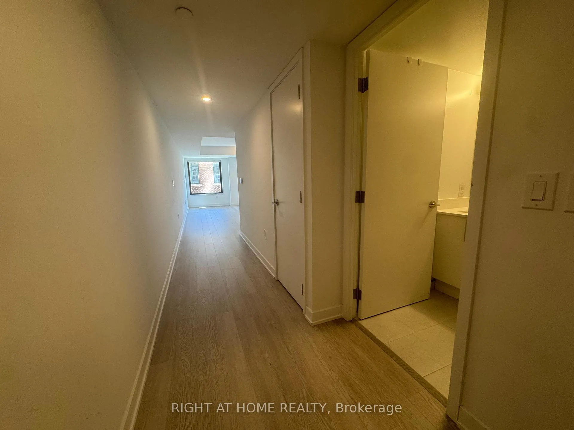 Photo 17 of Unit 322, 3 Strathgowan Avenue, Toronto, Lawrence Park South — HOMEH