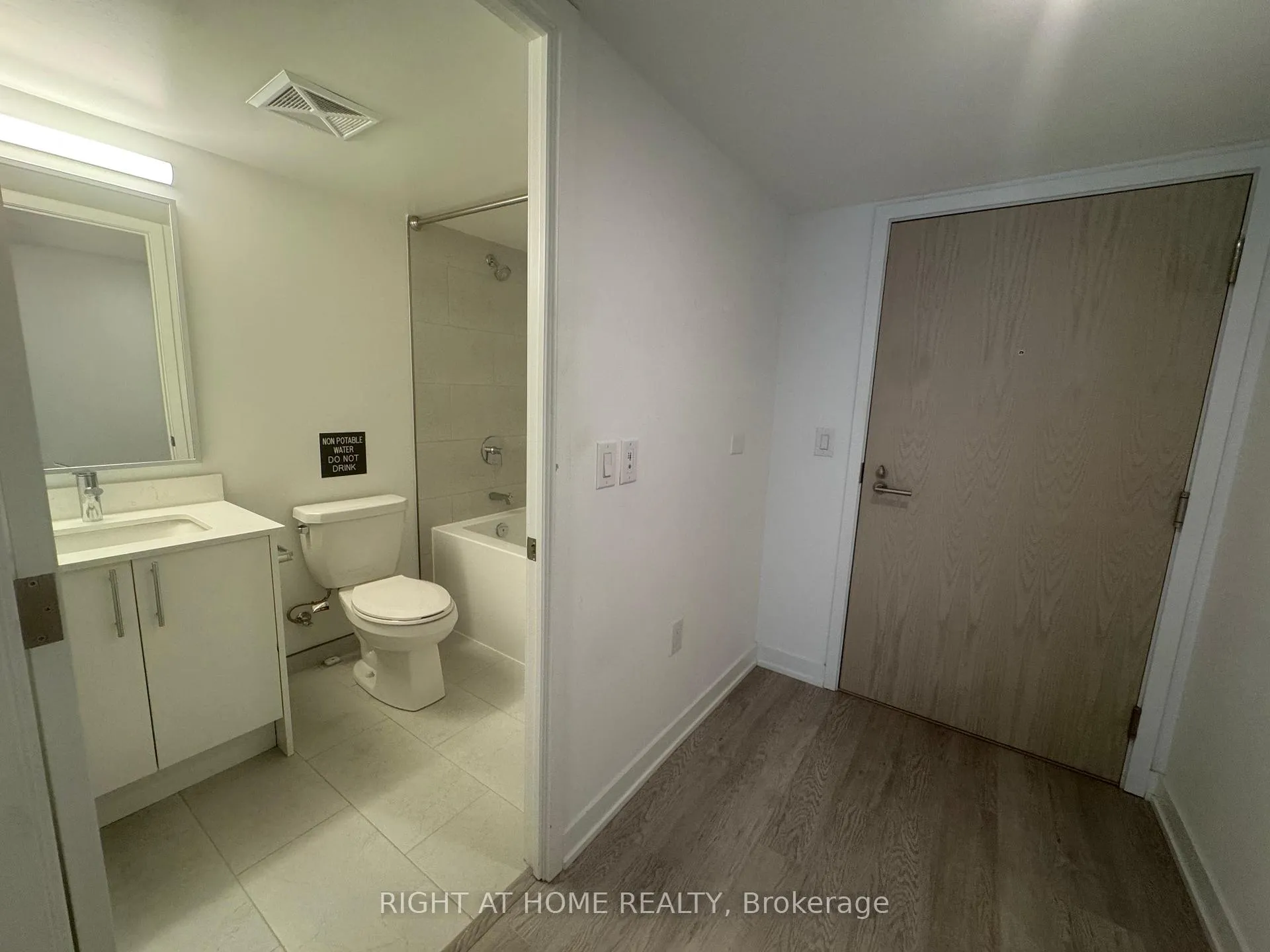 Photo 18 of Unit 322, 3 Strathgowan Avenue, Toronto, Lawrence Park South — HOMEH