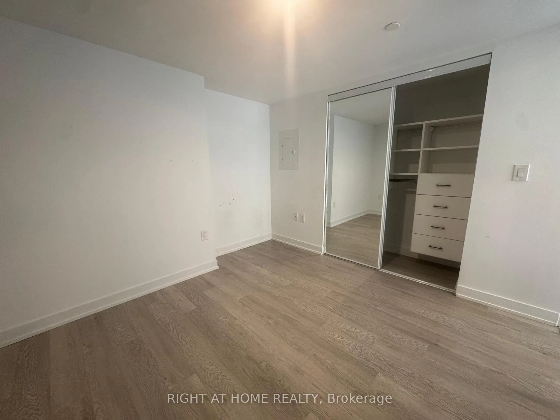 Photo 19 of Unit 322, 3 Strathgowan Avenue, Toronto, Lawrence Park South — HOMEH