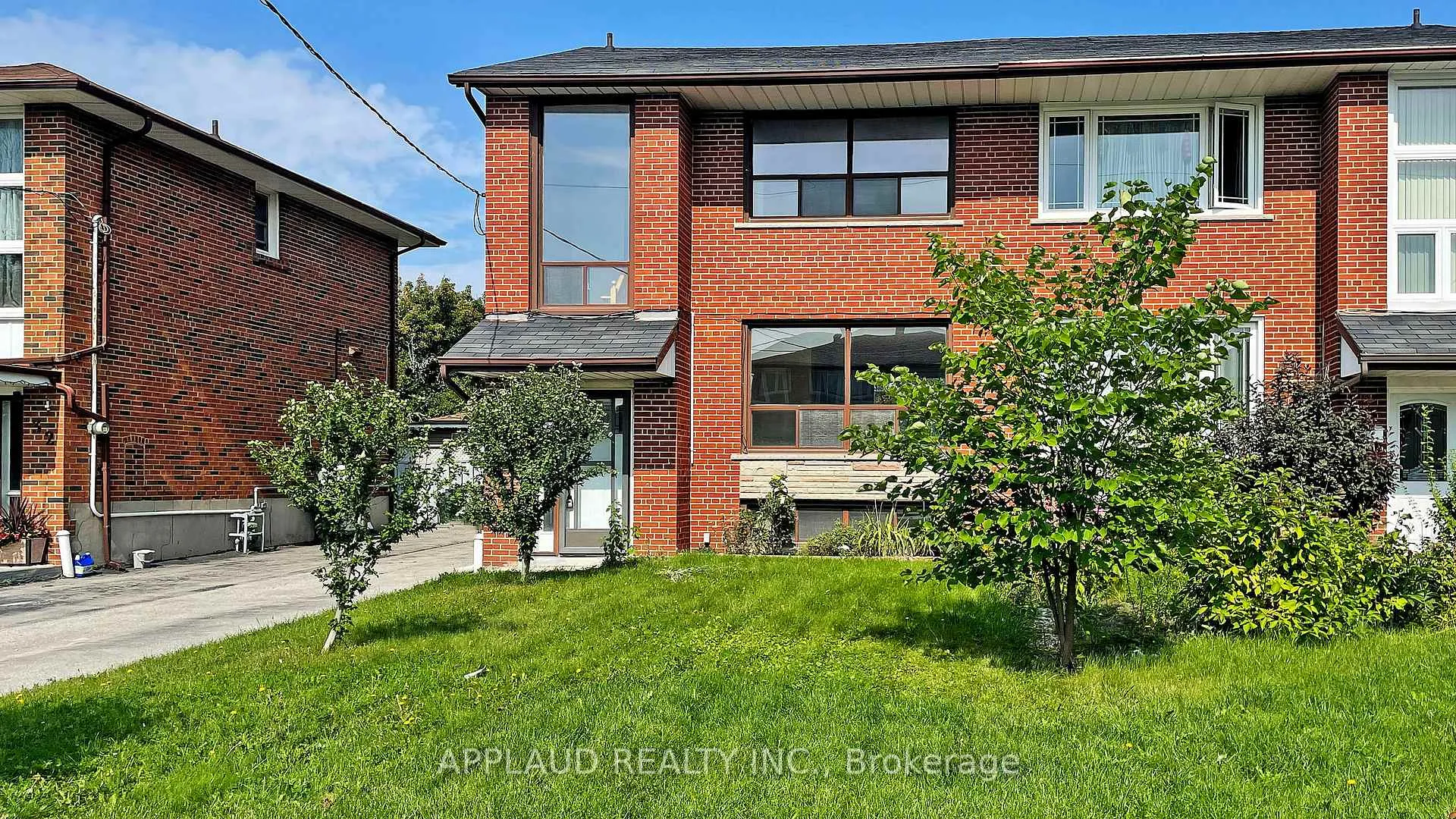 Front of 34 Wyndcliff Crescent