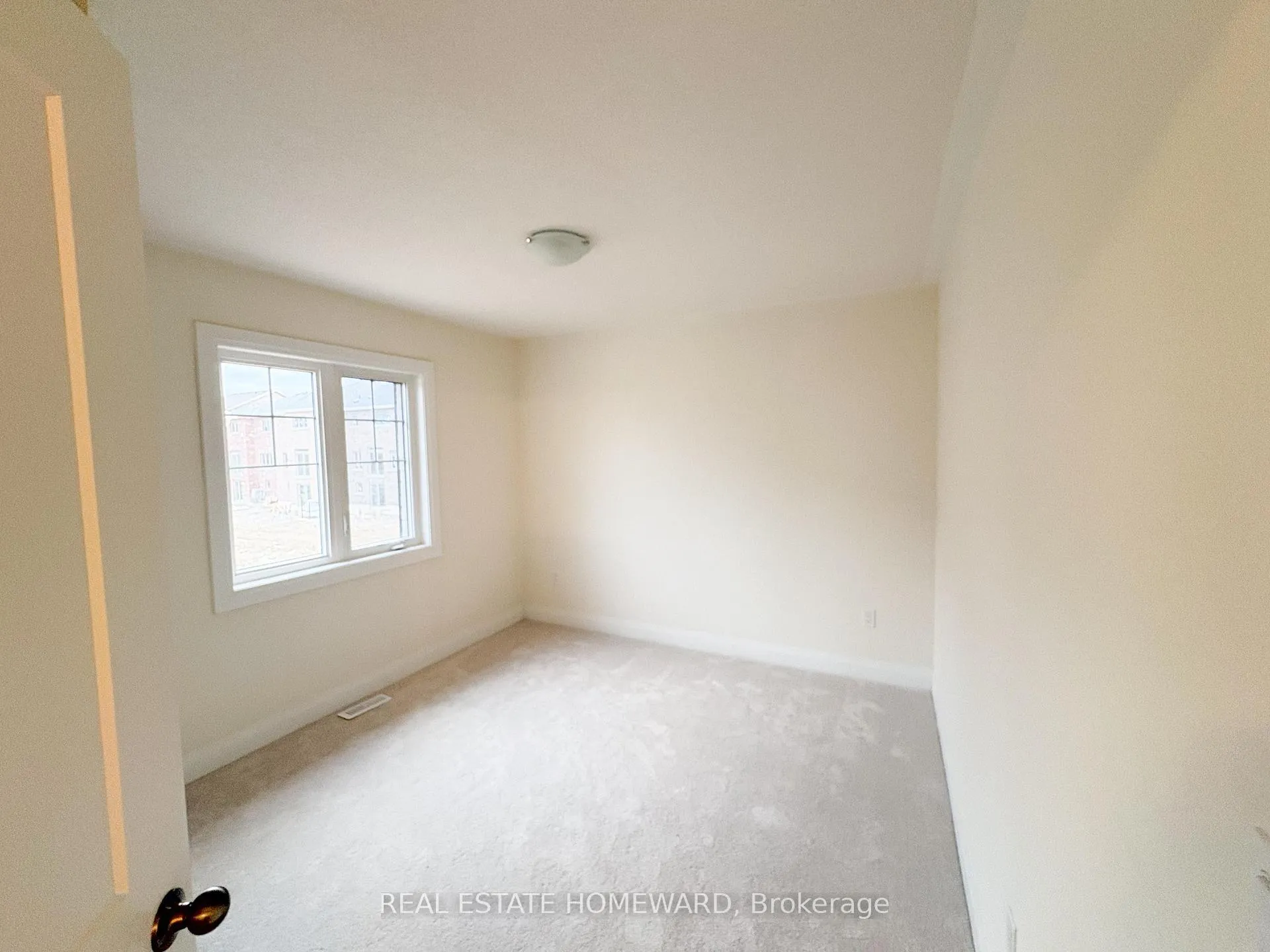 Photo 15 of 68 Robin Trail, Scugog, Port Perry — HOMEH