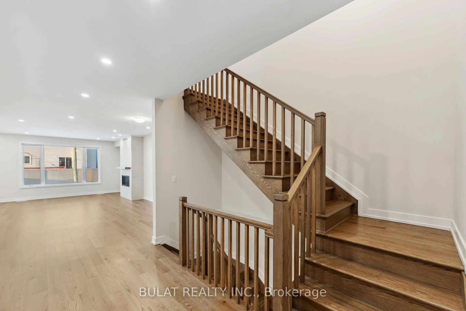 Photo 4 of 1359 Kitchener Avenue, Ottawa, Ellwood — HOMEH