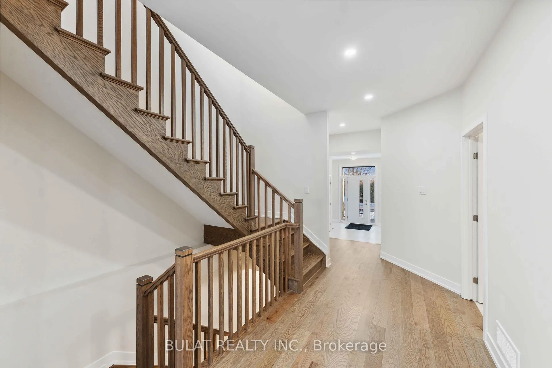 Photo 5 of 1359 Kitchener Avenue, Ottawa, Ellwood — HOMEH