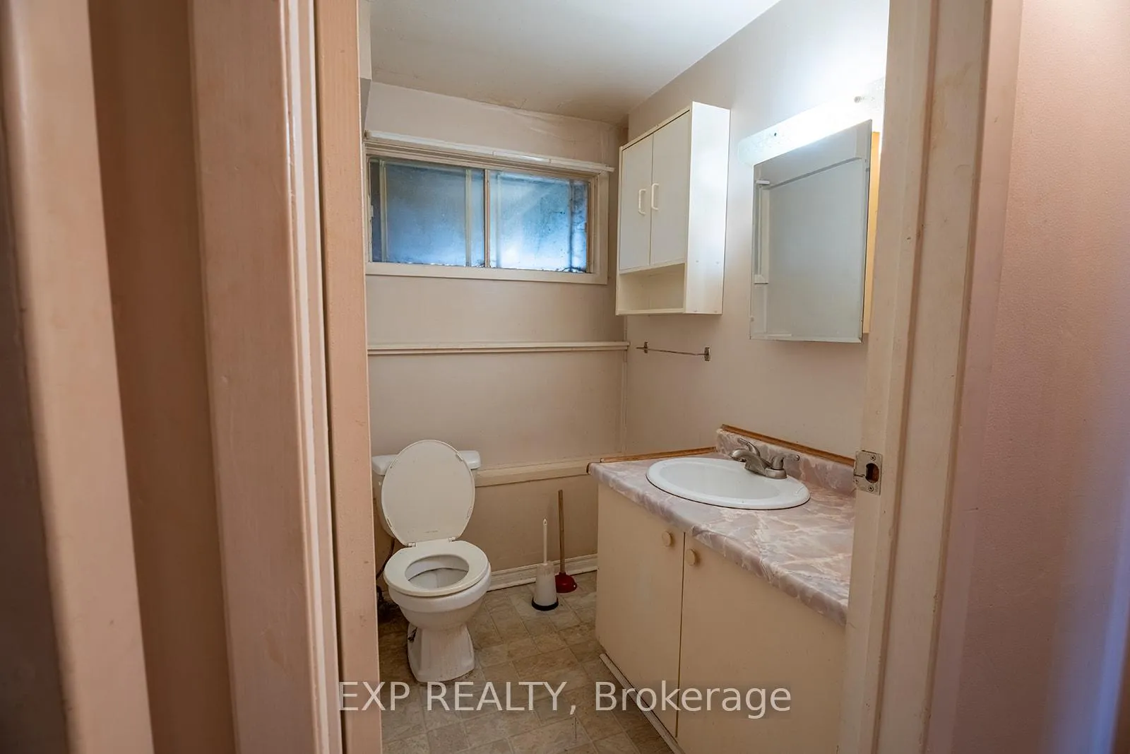 Photo 25 of 45 Roth Street, Essa, Angus — HOMEH