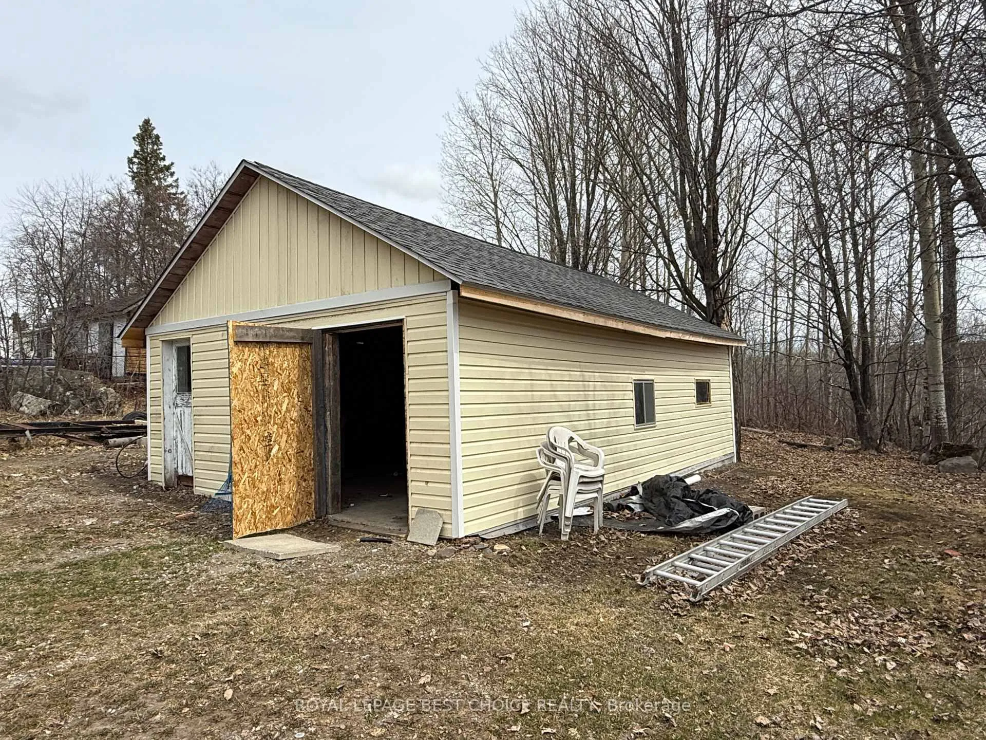 Photo 4 of 42 Empire Street, Timiskaming, TIM - Outside - Rural — HOMEH