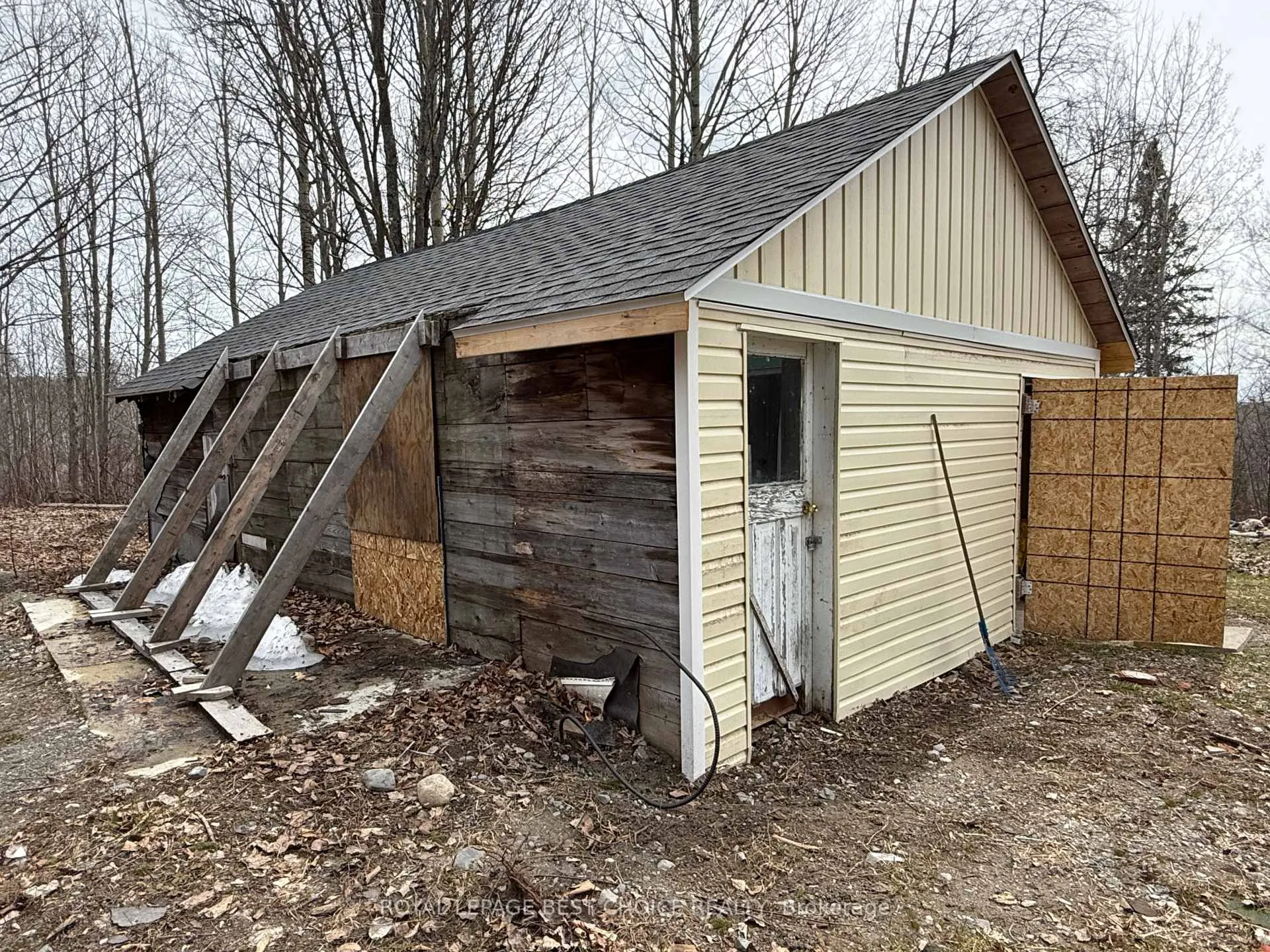 Photo 21 of 42 Empire Street, Timiskaming, TIM - Outside - Rural — HOMEH