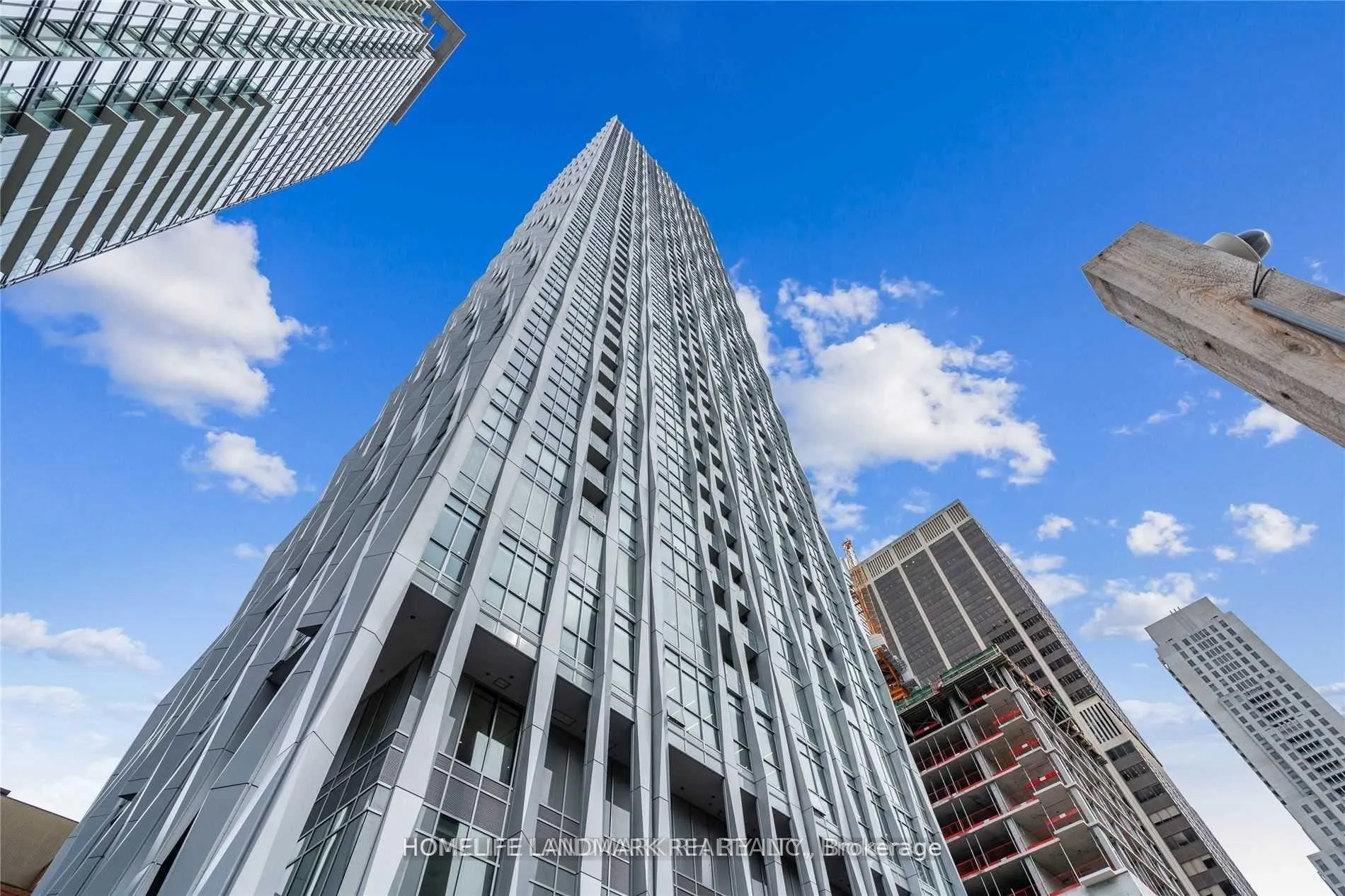 Front of Unit 2308, 1 Yorkville Avenue