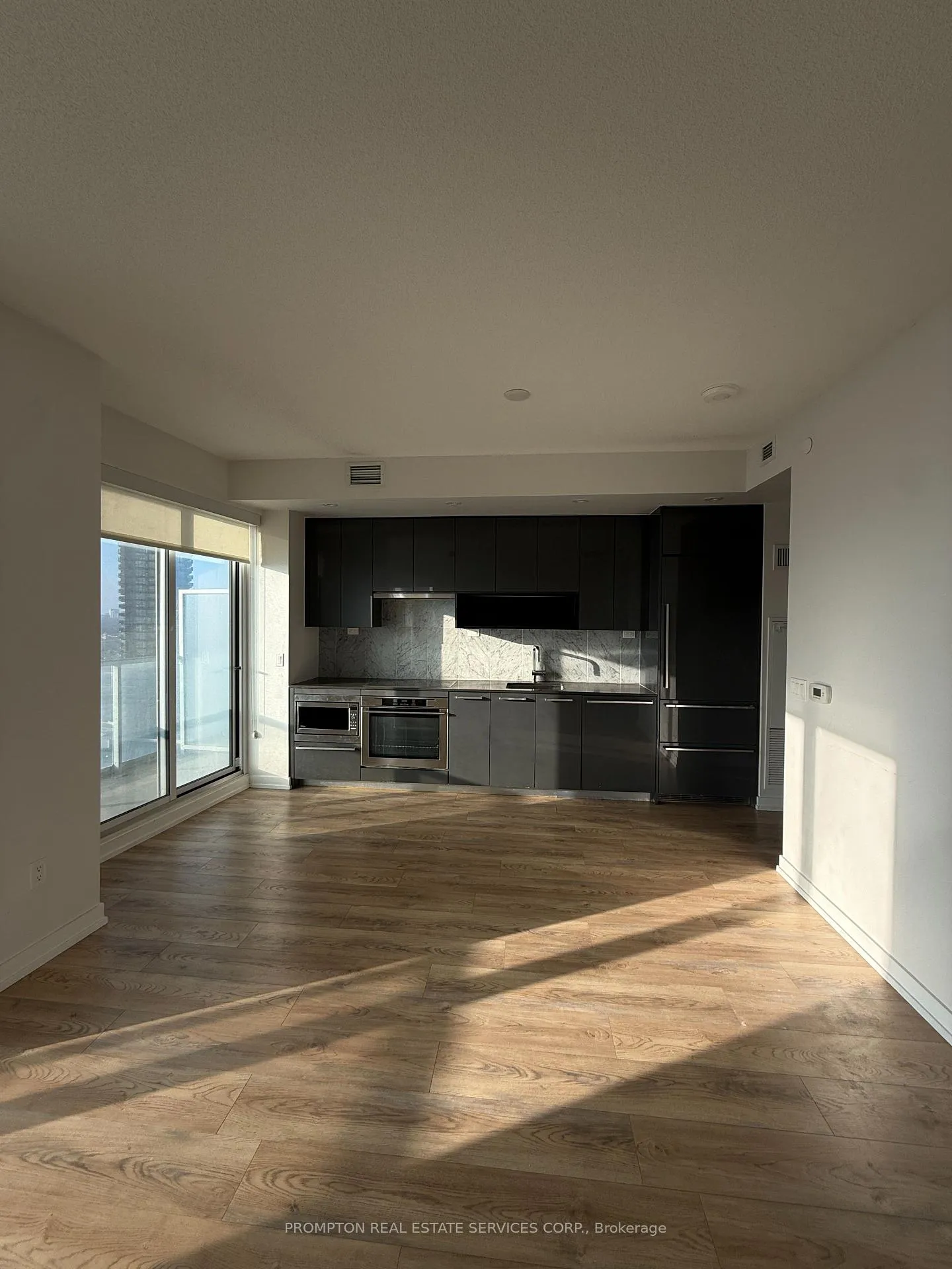 Photo 13 of Unit 3903, 117 McMahon Drive, North York, Bayview Village — HOMEH