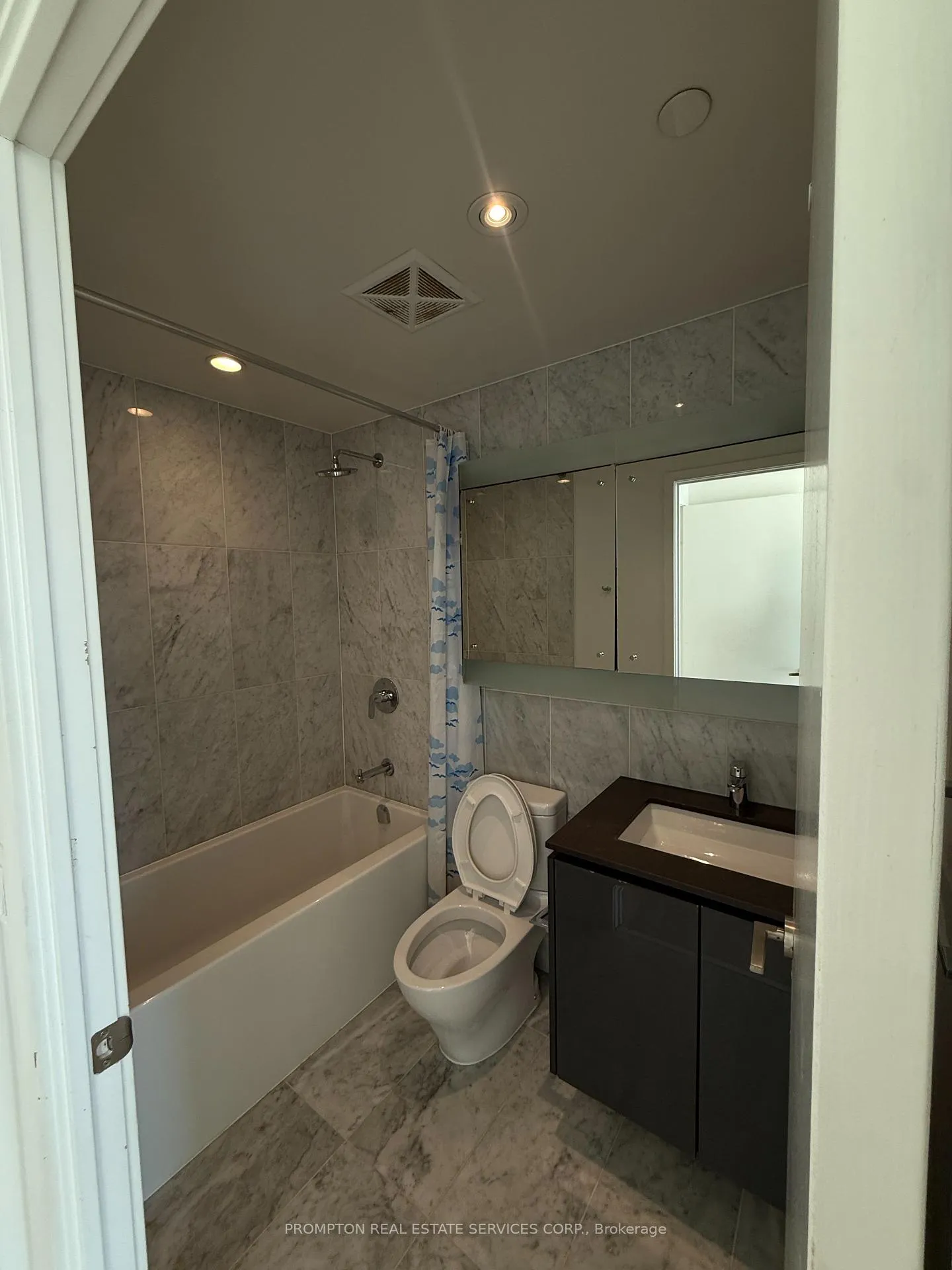 Photo 19 of Unit 3903, 117 McMahon Drive, North York, Bayview Village — HOMEH