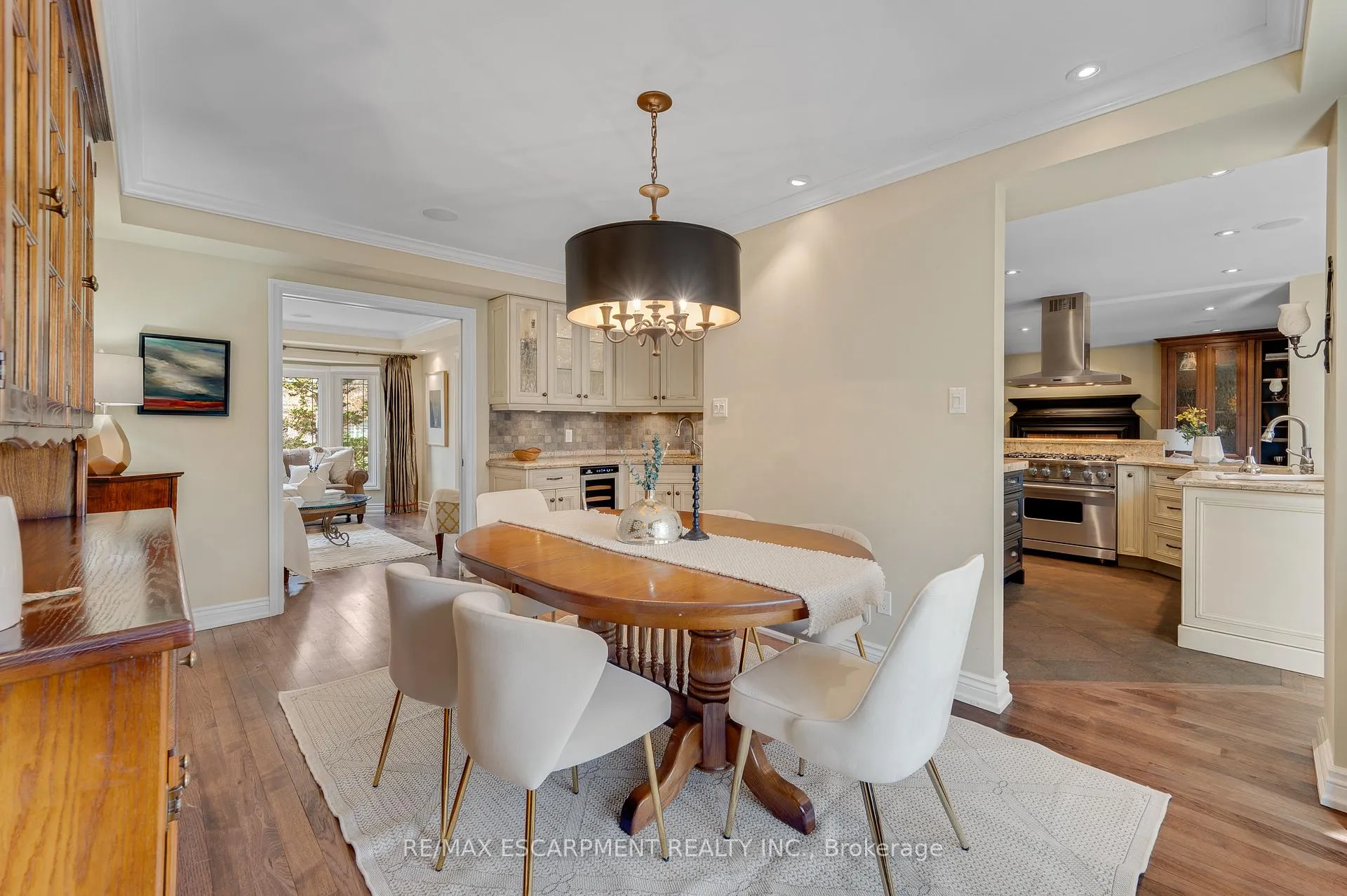 Photo 6 of 333 Claremont Crescent, Oakville, Ford — HOMEH