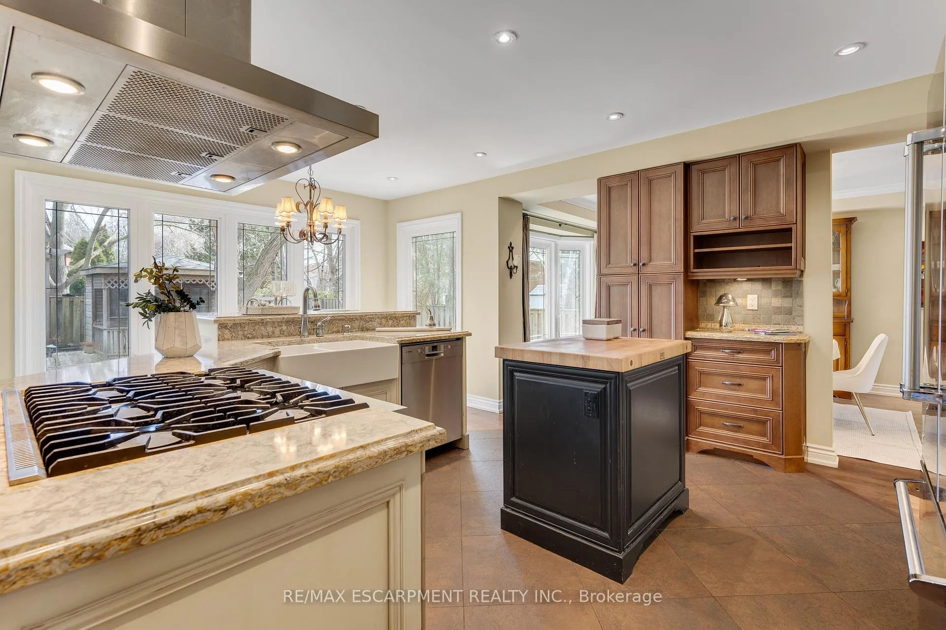 Photo 11 of 333 Claremont Crescent, Oakville, Ford — HOMEH
