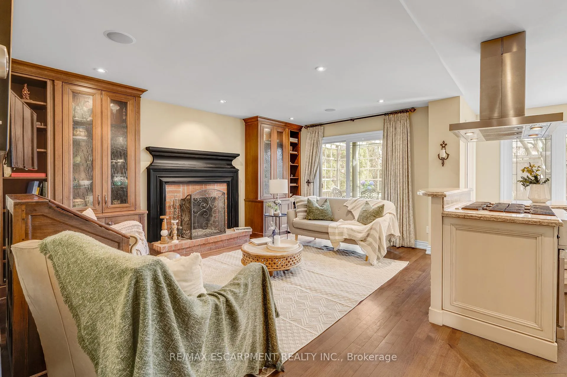 Photo 12 of 333 Claremont Crescent, Oakville, Ford — HOMEH
