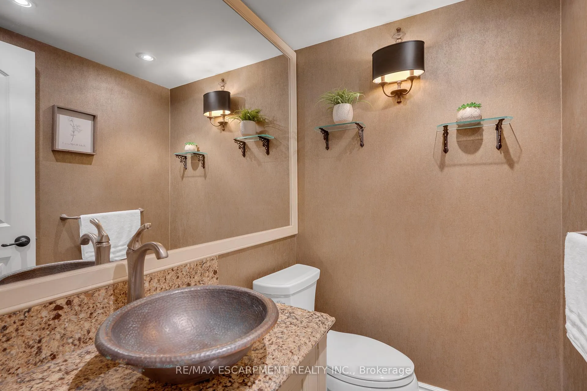 Photo 14 of 333 Claremont Crescent, Oakville, Ford — HOMEH