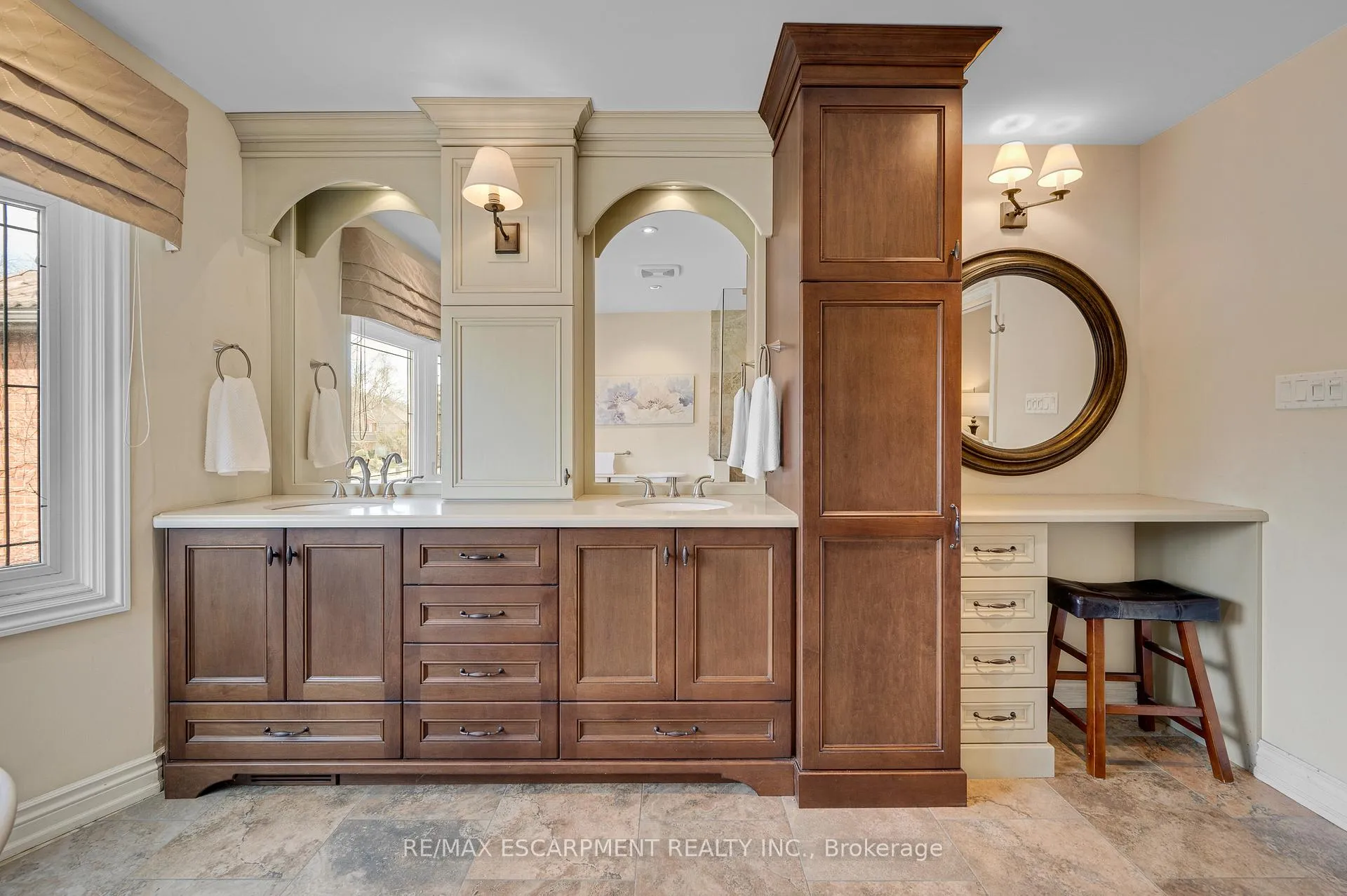 Photo 19 of 333 Claremont Crescent, Oakville, Ford — HOMEH