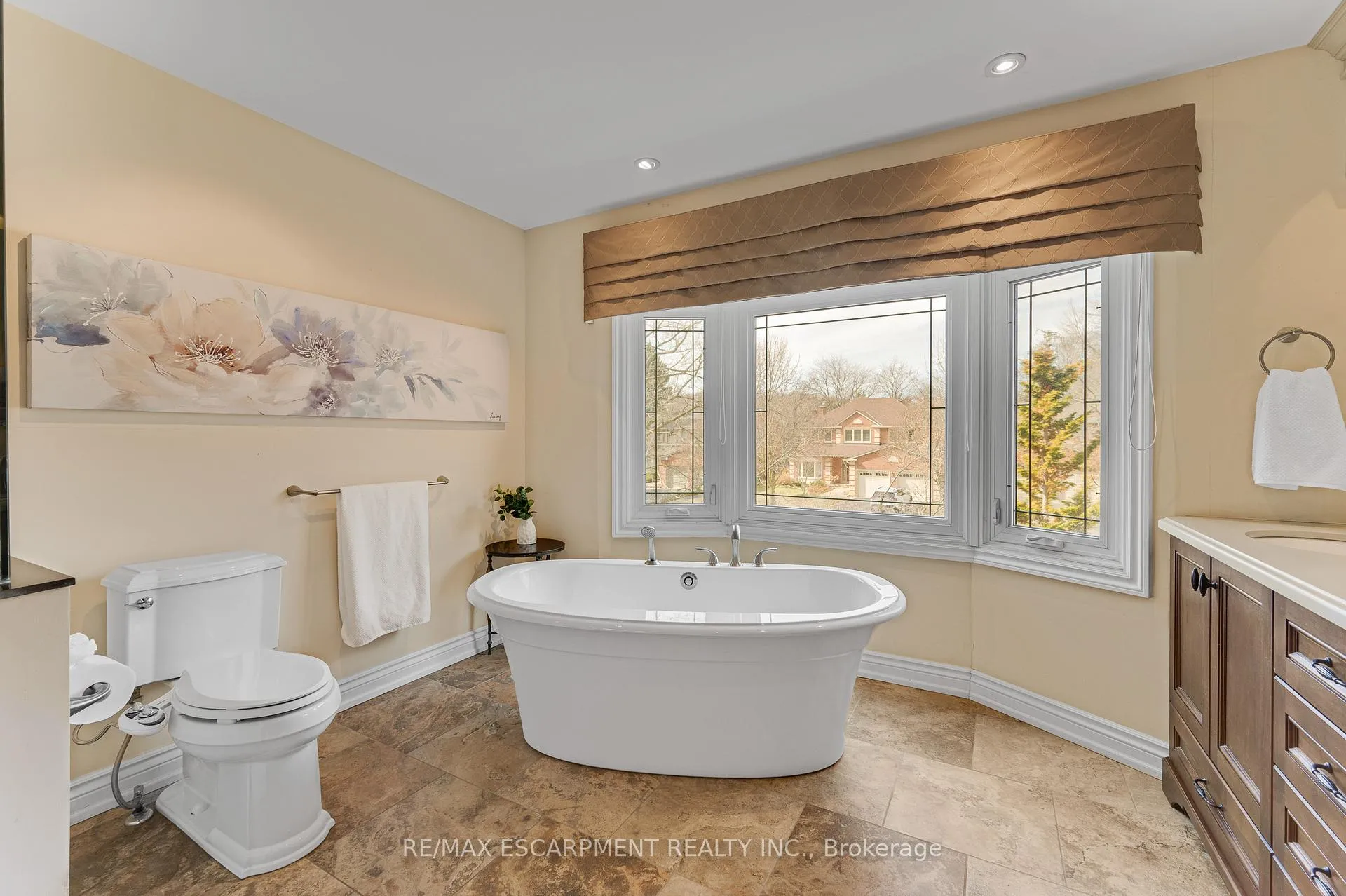 Photo 21 of 333 Claremont Crescent, Oakville, Ford — HOMEH