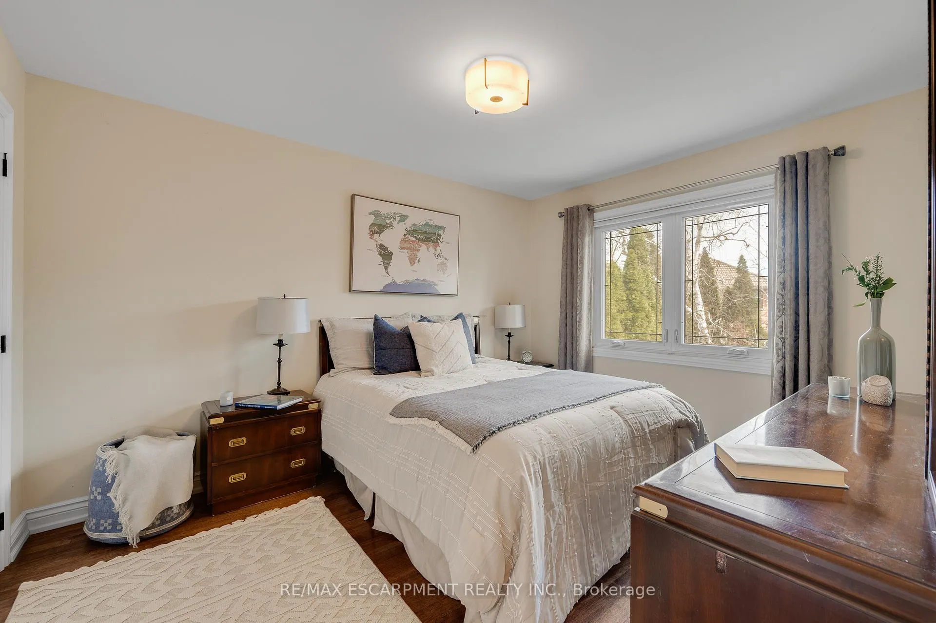 Photo 22 of 333 Claremont Crescent, Oakville, Ford — HOMEH