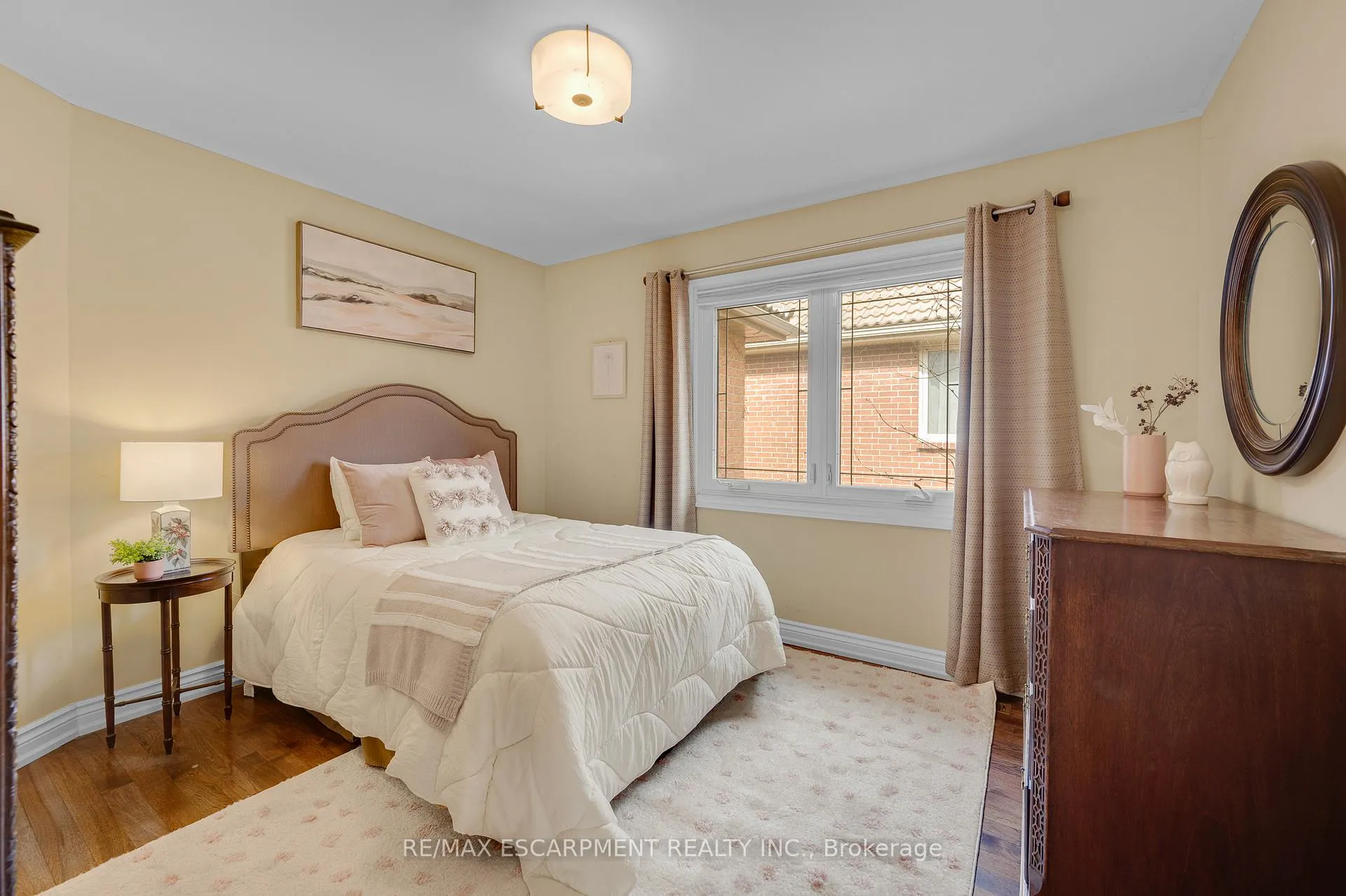 Photo 23 of 333 Claremont Crescent, Oakville, Ford — HOMEH