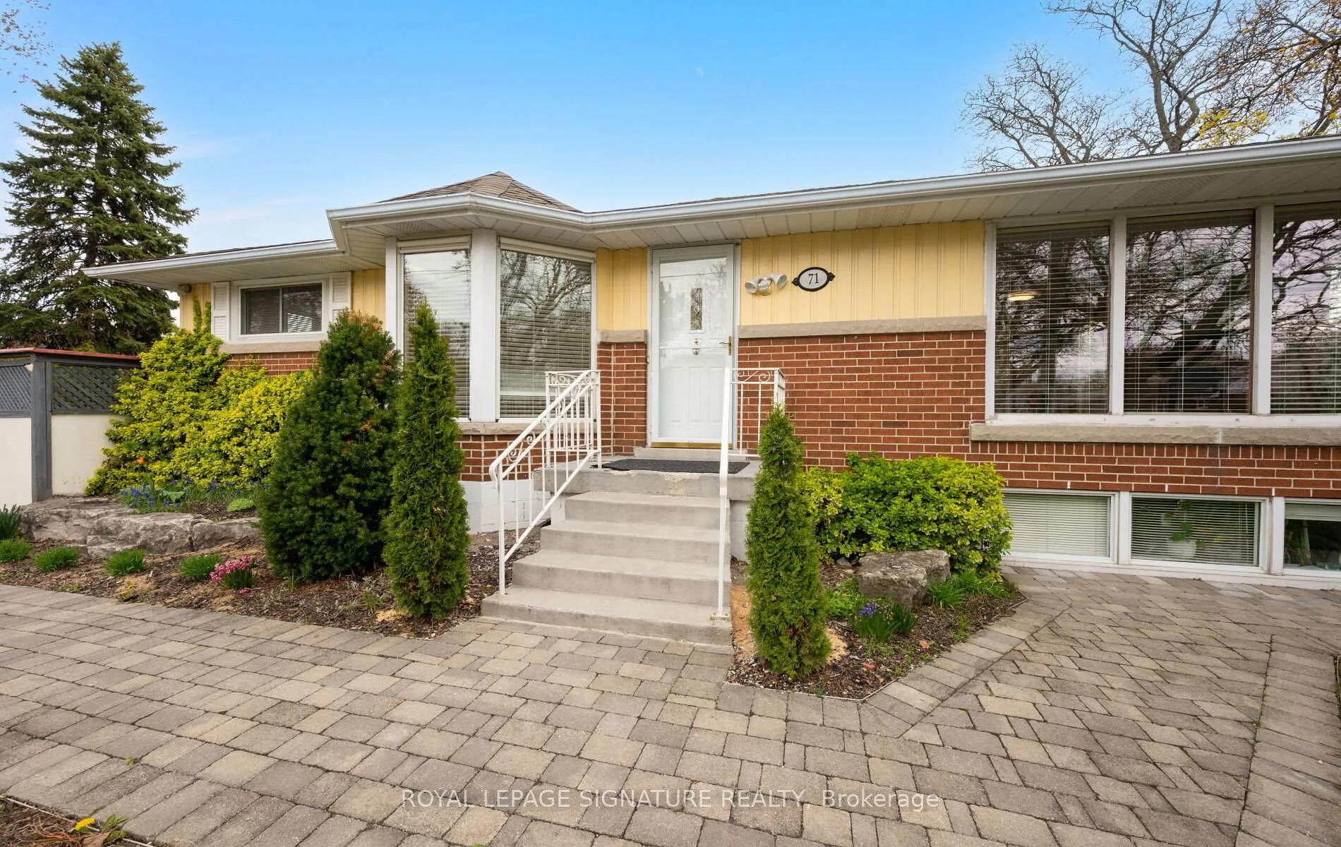 Photo 10 of 71 Grenadier Drive, Hamilton, Huntington — HOMEH