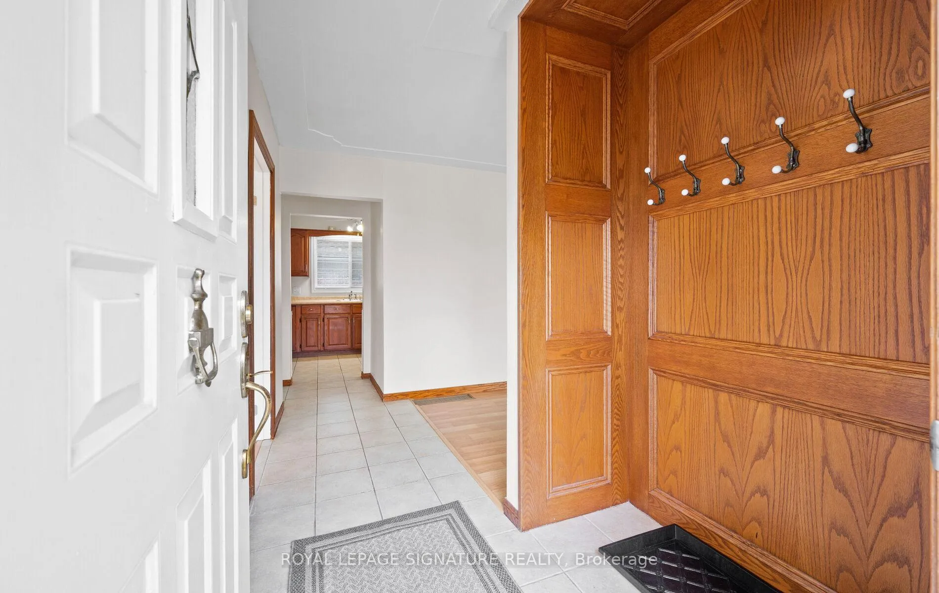 Photo 13 of 71 Grenadier Drive, Hamilton, Huntington — HOMEH