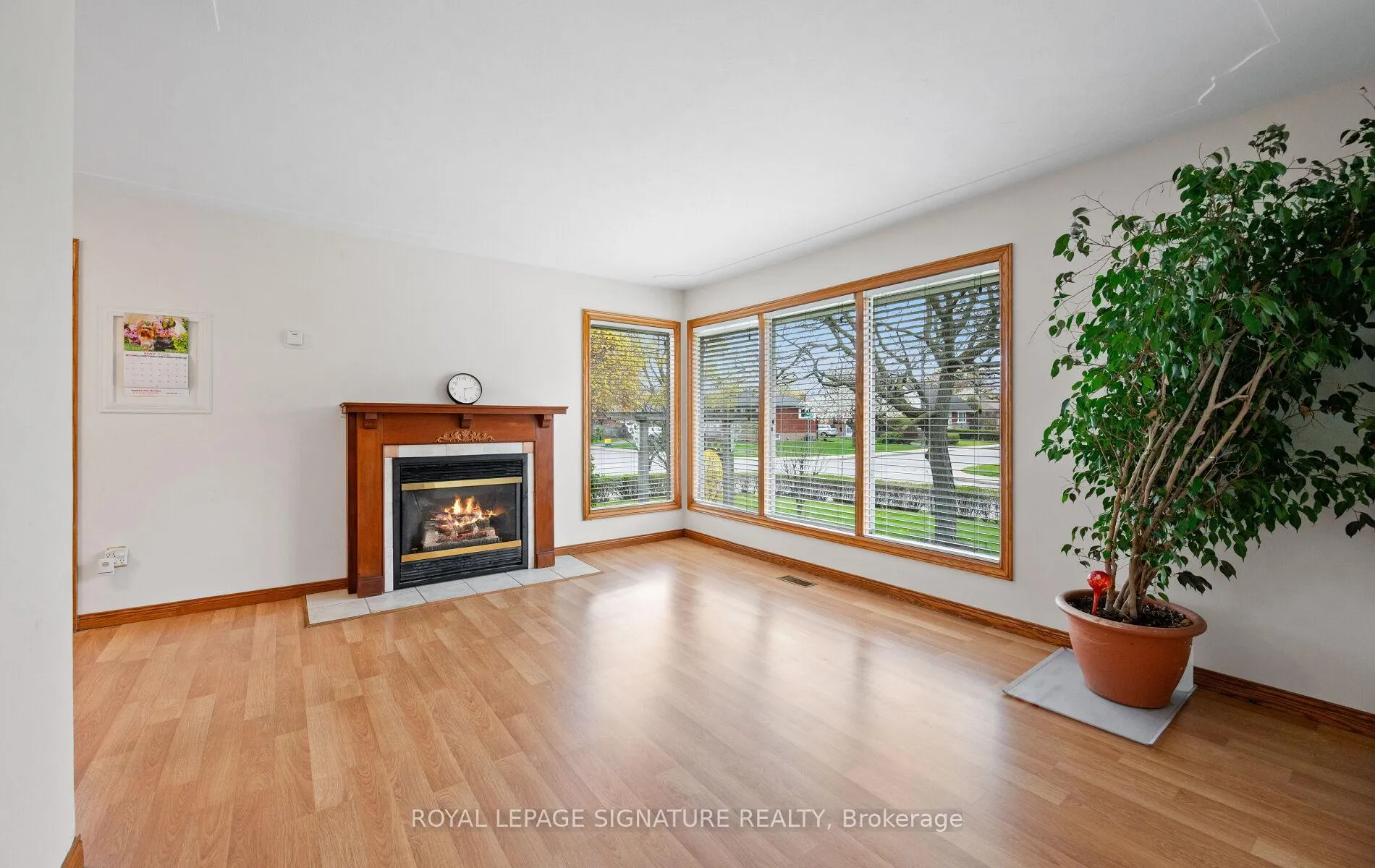 Photo 16 of 71 Grenadier Drive, Hamilton, Huntington — HOMEH