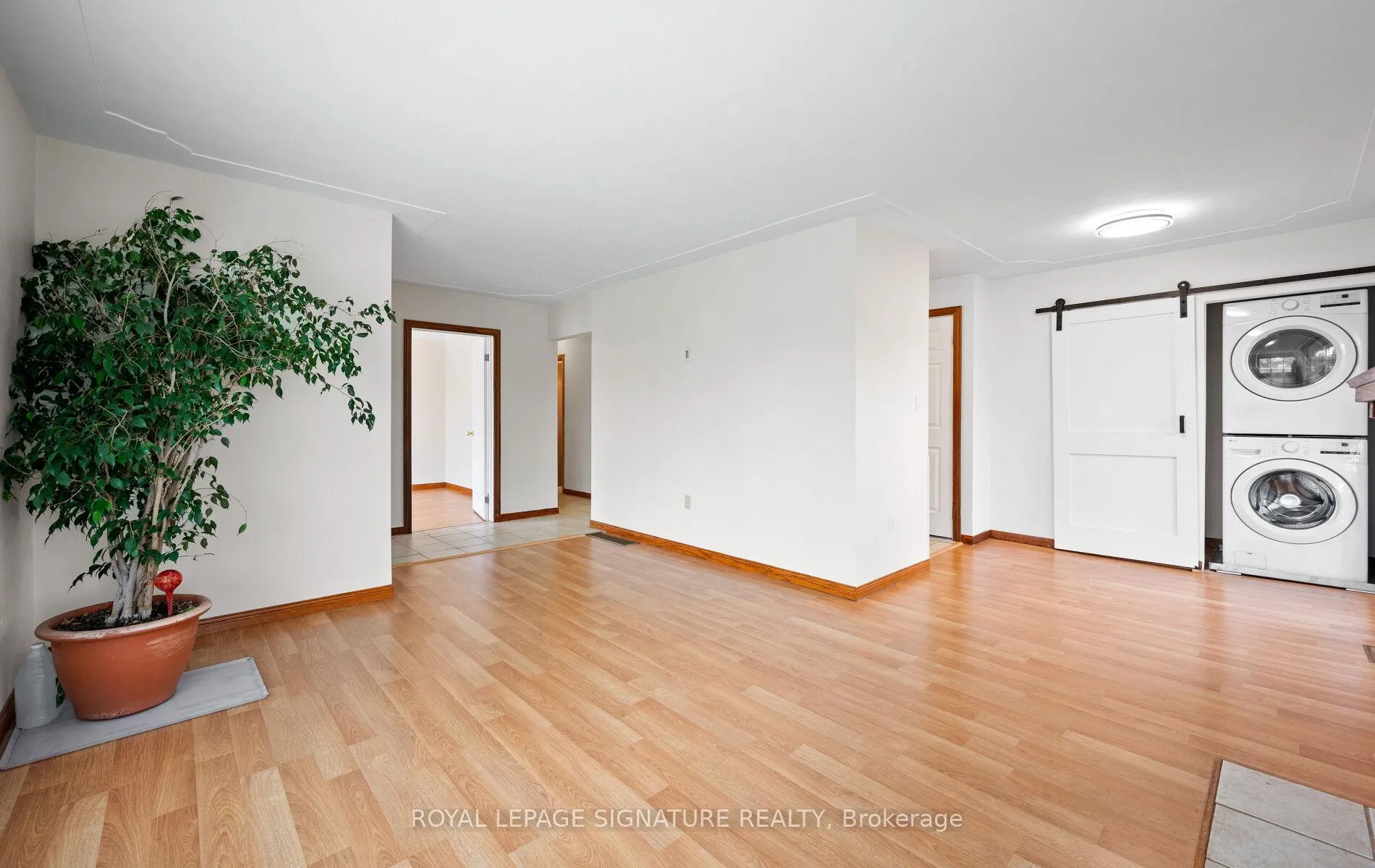 Photo 17 of 71 Grenadier Drive, Hamilton, Huntington — HOMEH