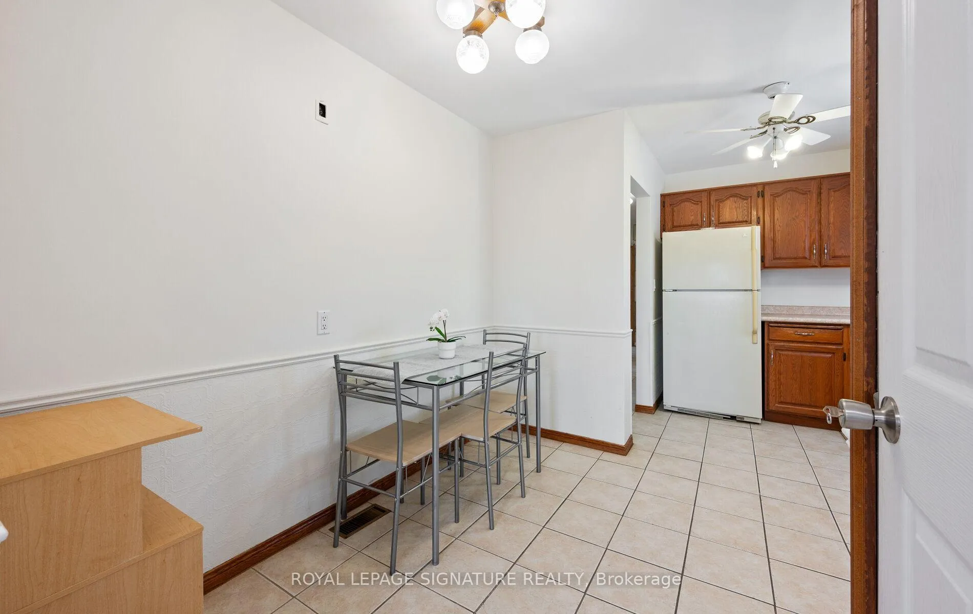 Photo 25 of 71 Grenadier Drive, Hamilton, Huntington — HOMEH