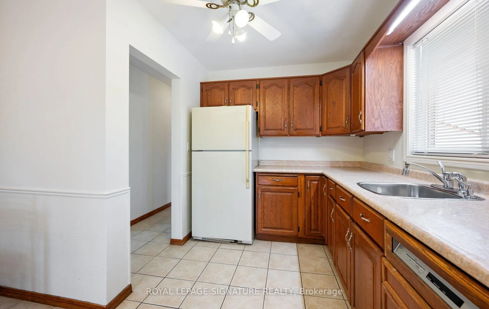 Photo 27 of 71 Grenadier Drive, Hamilton, Huntington — HOMEH