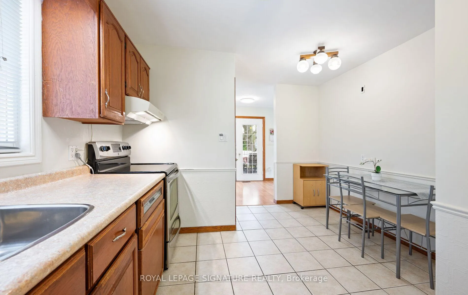 Photo 28 of 71 Grenadier Drive, Hamilton, Huntington — HOMEH