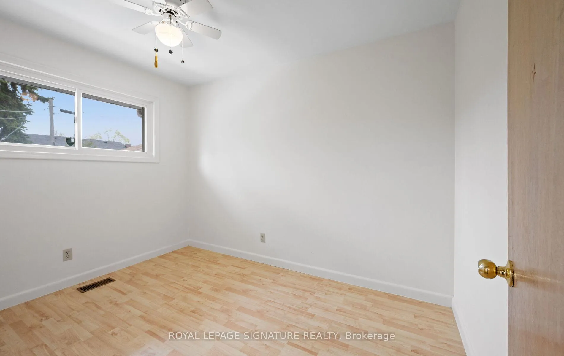 Photo 33 of 71 Grenadier Drive, Hamilton, Huntington — HOMEH