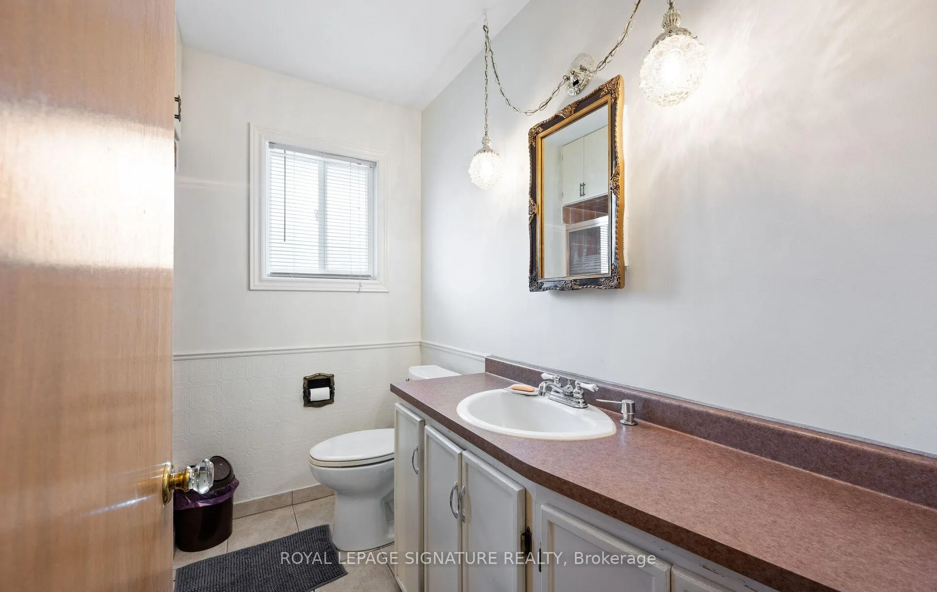 Photo 37 of 71 Grenadier Drive, Hamilton, Huntington — HOMEH