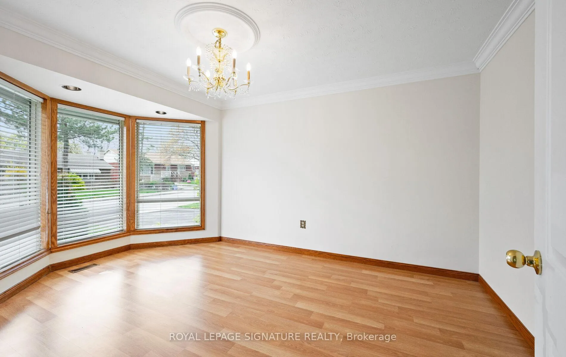 Photo 40 of 71 Grenadier Drive, Hamilton, Huntington — HOMEH