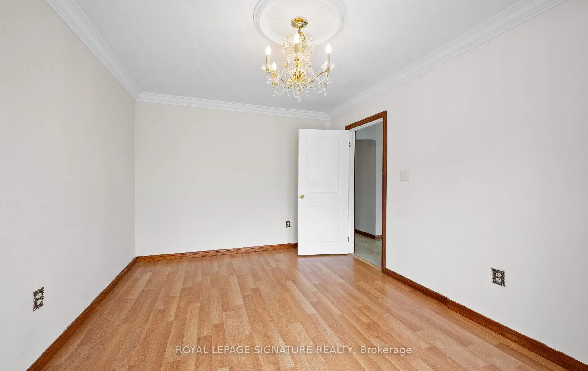 Photo 42 of 71 Grenadier Drive, Hamilton, Huntington — HOMEH