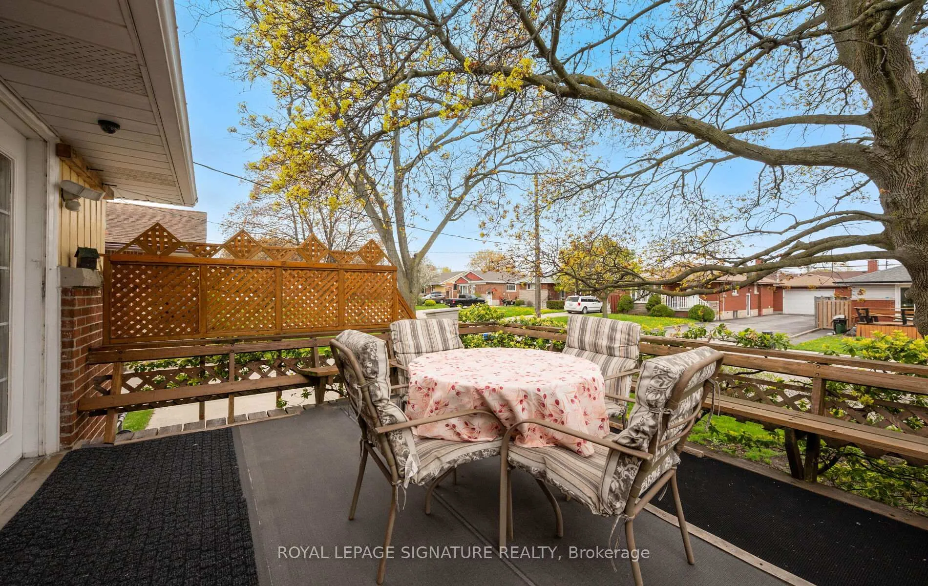 Photo 44 of 71 Grenadier Drive, Hamilton, Huntington — HOMEH