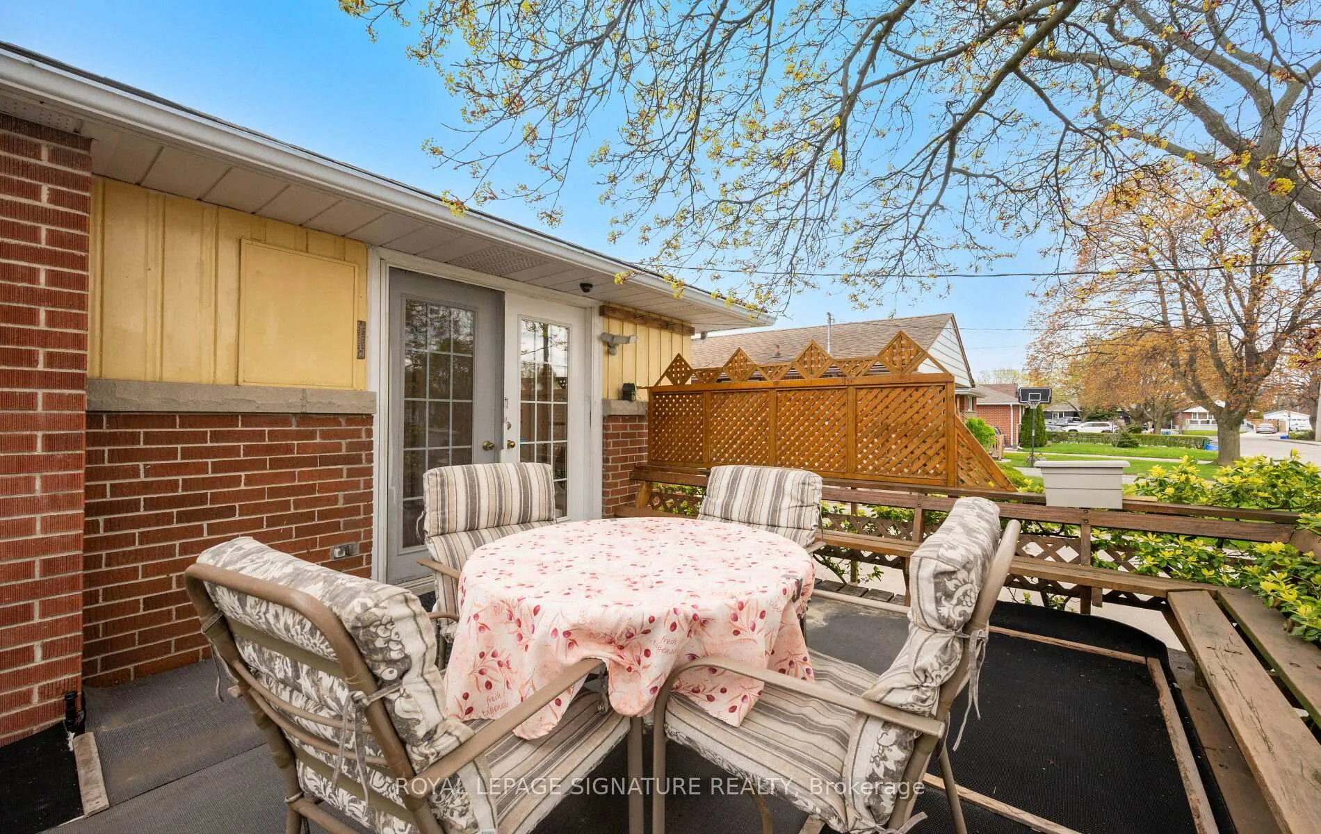 Photo 45 of 71 Grenadier Drive, Hamilton, Huntington — HOMEH