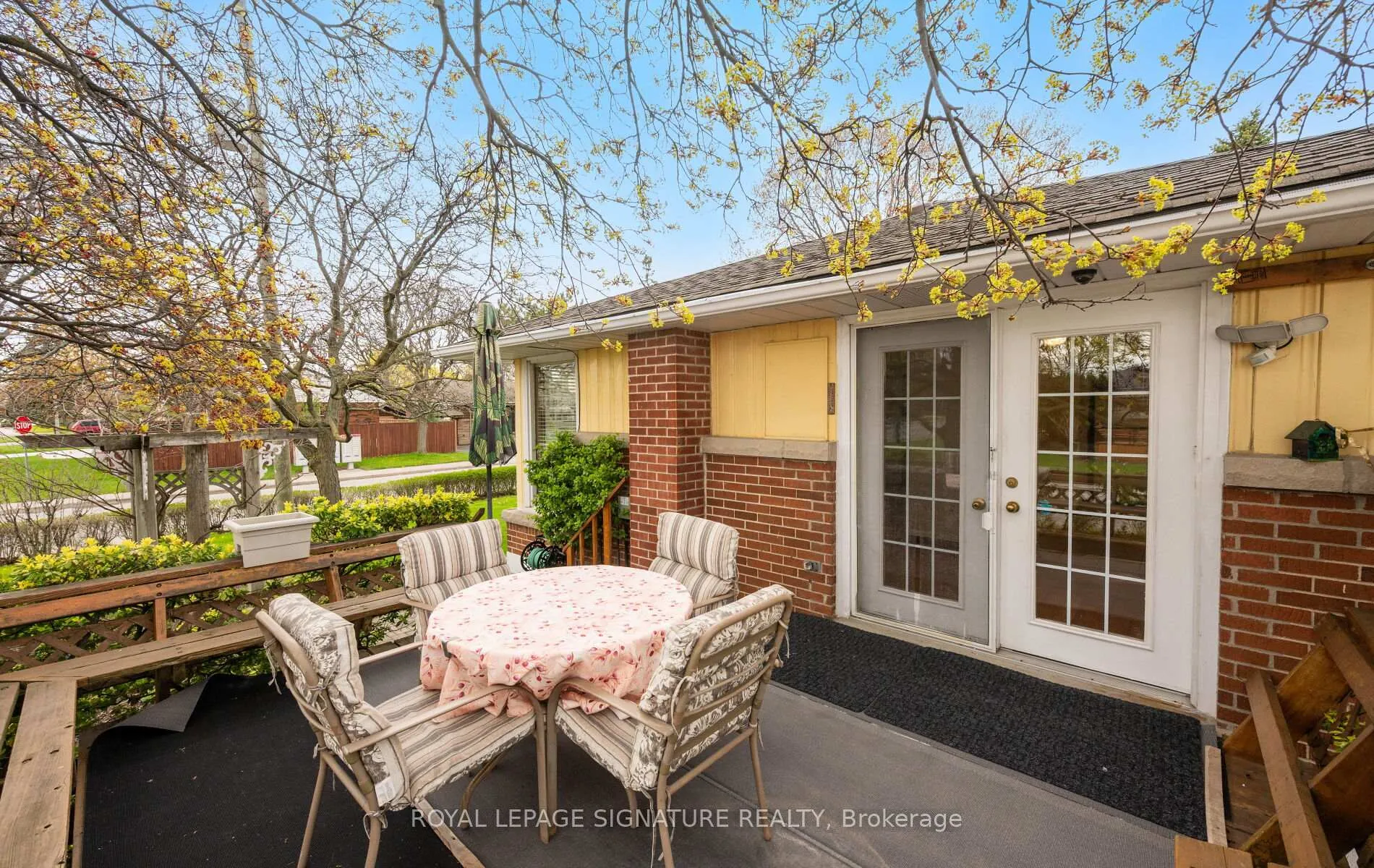 Photo 47 of 71 Grenadier Drive, Hamilton, Huntington — HOMEH