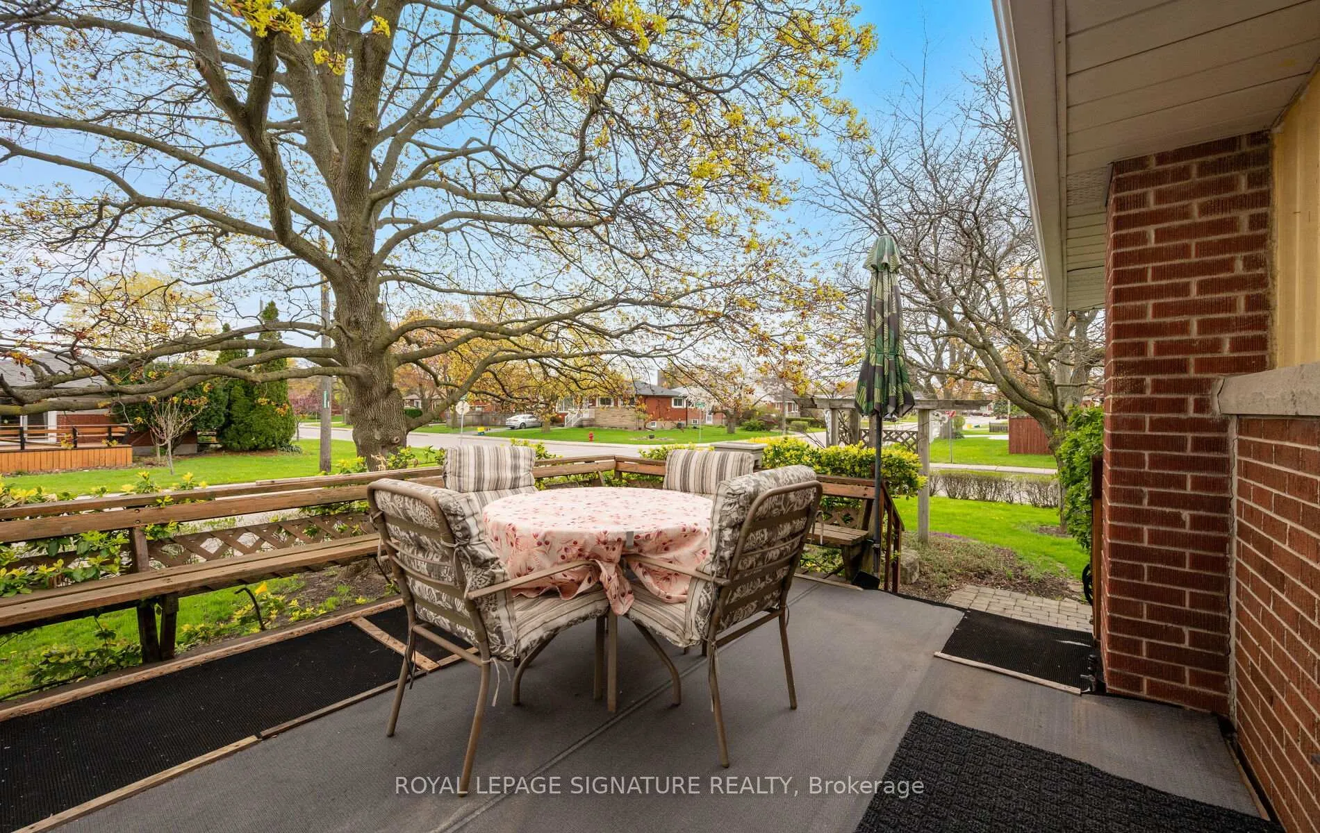Photo 48 of 71 Grenadier Drive, Hamilton, Huntington — HOMEH
