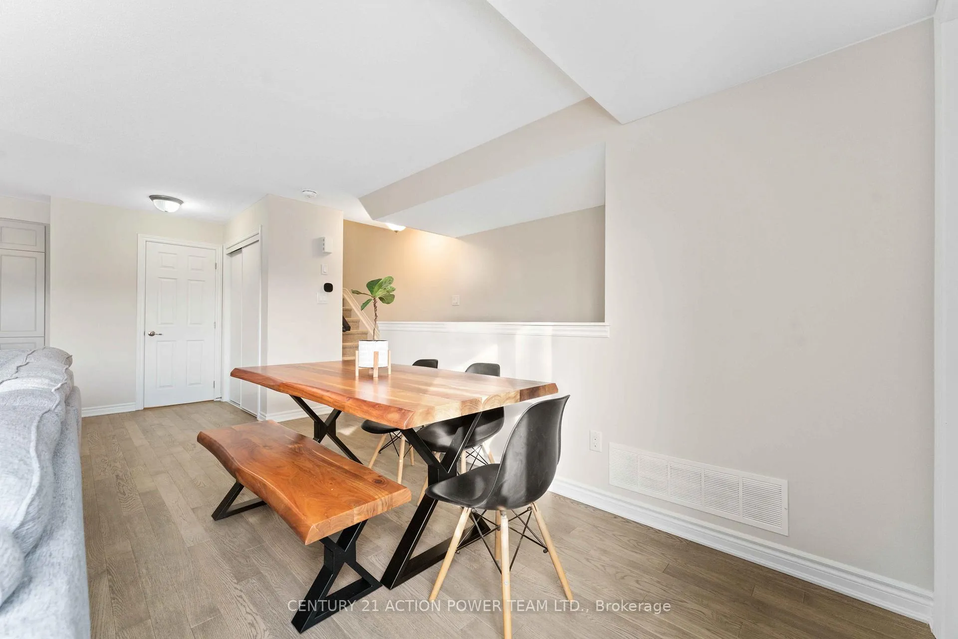 Photo 8 of 2035 Seeleys Bay Street, Ottawa, Barrhaven - Half Moon Bay — HOMEH