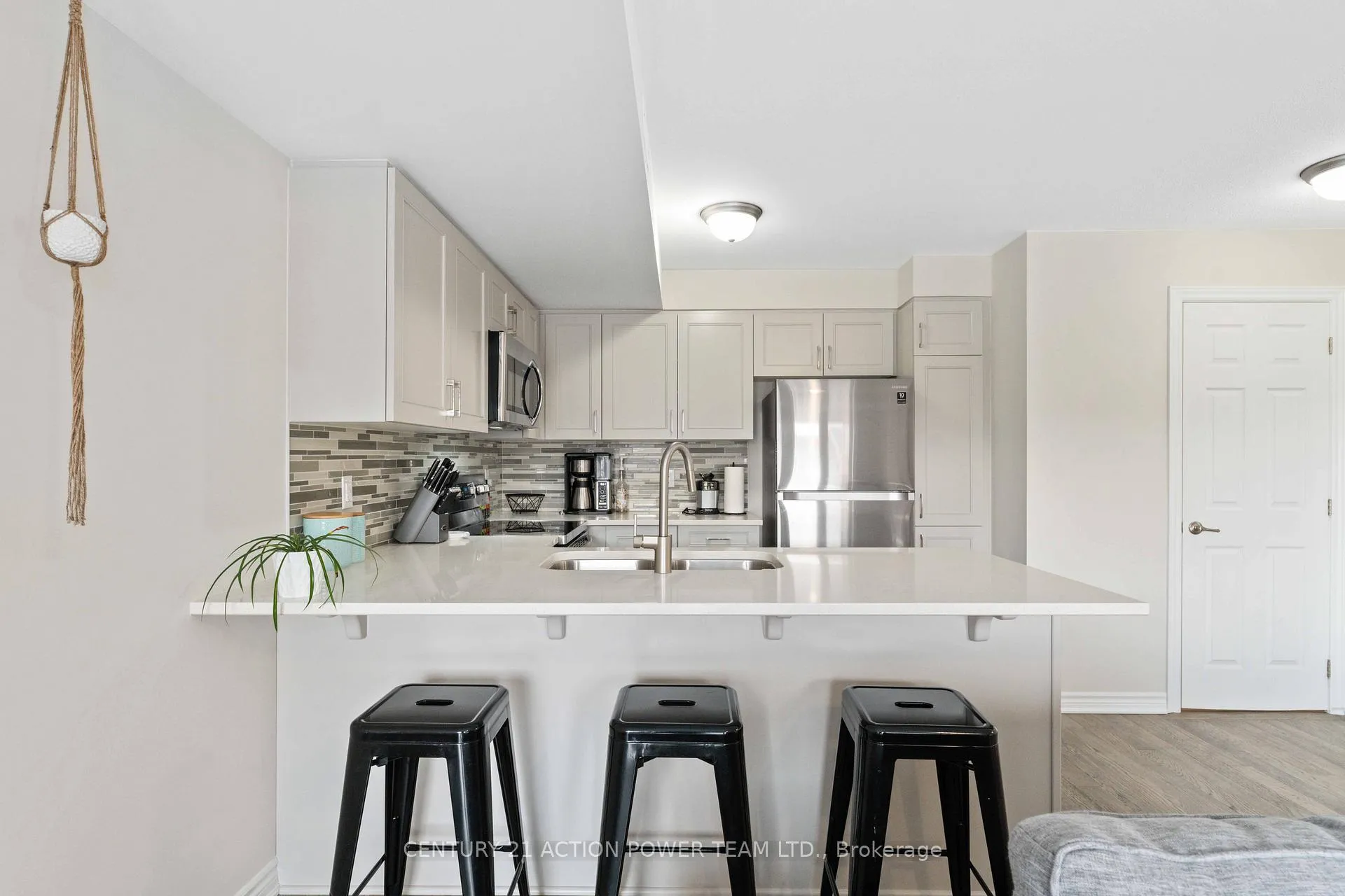 Photo 10 of 2035 Seeleys Bay Street, Ottawa, Barrhaven - Half Moon Bay — HOMEH