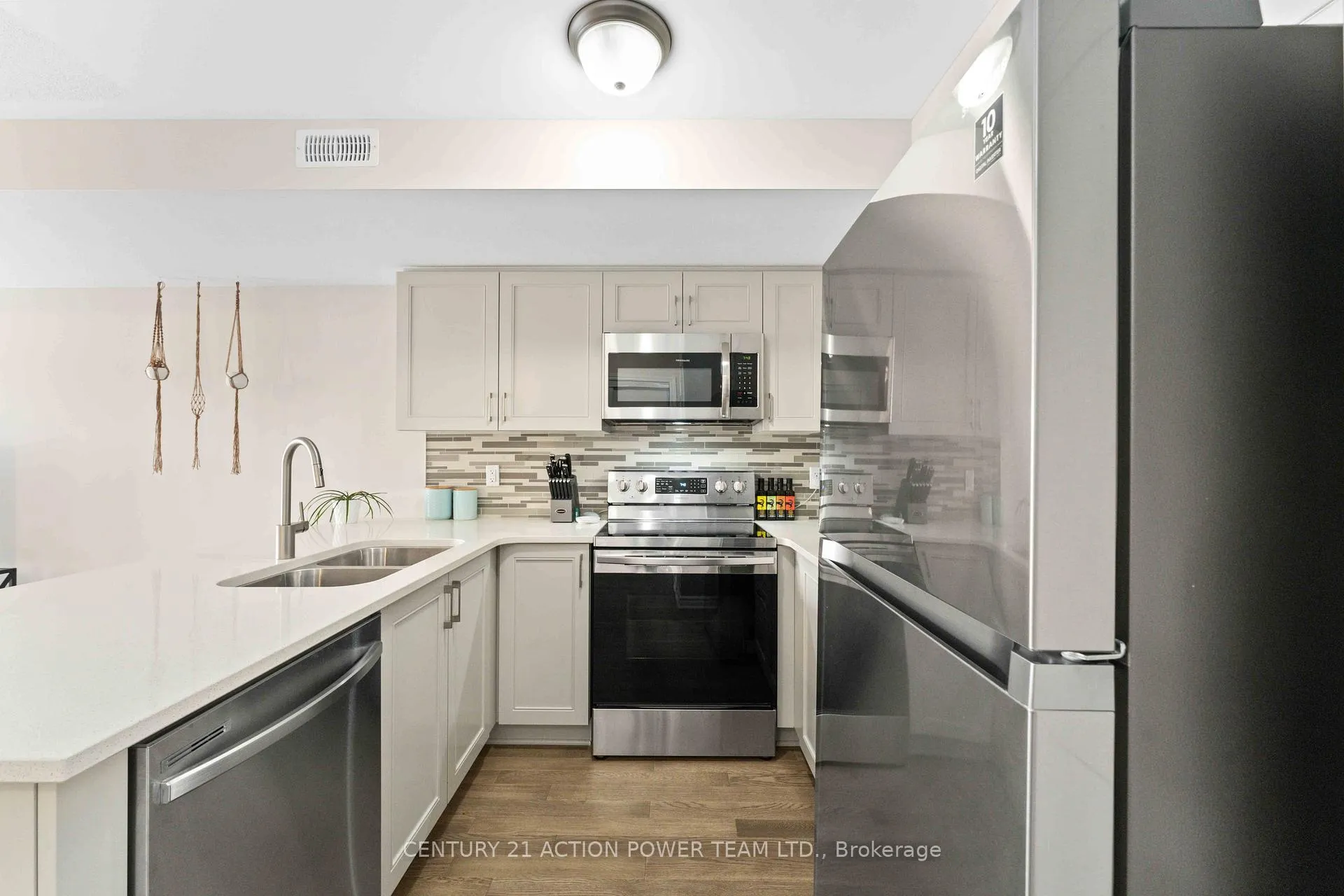 Photo 11 of 2035 Seeleys Bay Street, Ottawa, Barrhaven - Half Moon Bay — HOMEH